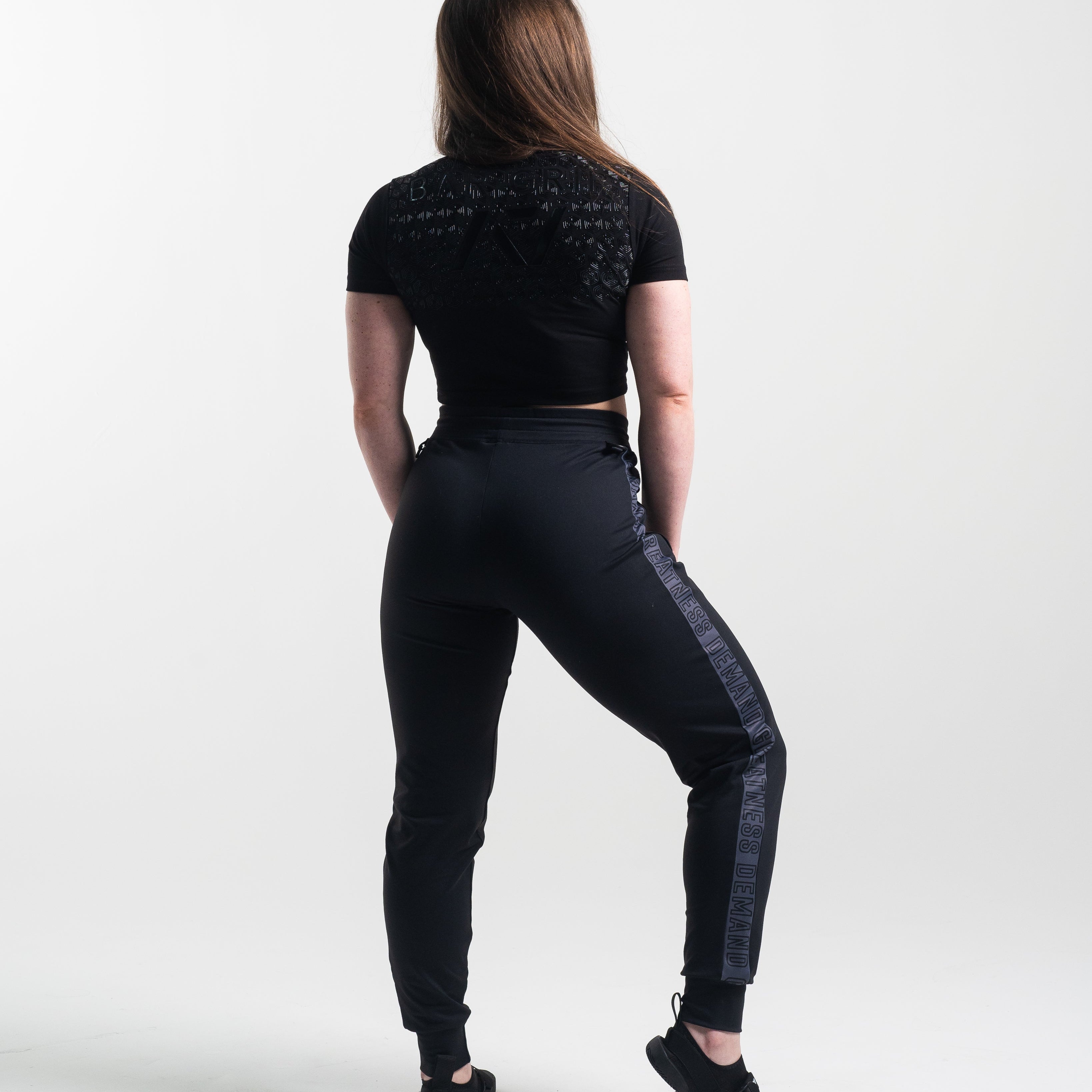 A7 Shadow Stone Defy joggers are just as comfortable in the gym as they are going out. These are made with premium moisture-wicking 4-way-stretch material for greater range of motion. These are a great fit for both men and women. All A7 Powerlifting Equipment shipping to France, Spain, Ireland, Germany, Italy, Sweden and EU. 