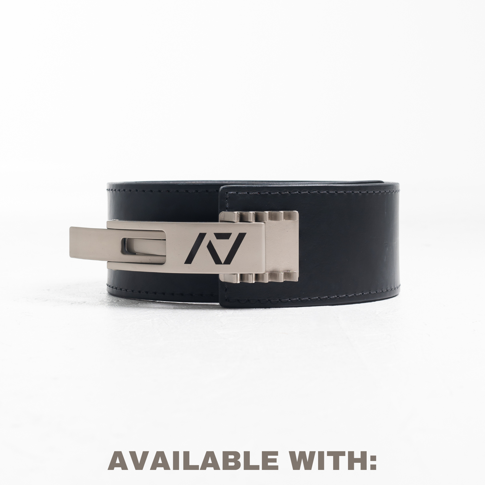 A7 IPF Approved Lever Belt features a black design with black leather, silver engraved buckle and debossed A7 logo on the leather. The new Pioneer Adjustable Lever, PAL, buckle allows you to quickly adjust the tightness of your belt for a perfect fit. The IPF Approved Kit includes Singlet, A7 Meet Shirt, A7 Zebra Wrist Wraps, A7 Deadlift Socks, Hourglass Knee Sleeves (Stiff Knee Sleeves and Rigor Mortis Knee Sleeves). Genouillères powerlifting shipping to France, Spain, Ireland, Germany, Italy and EU.