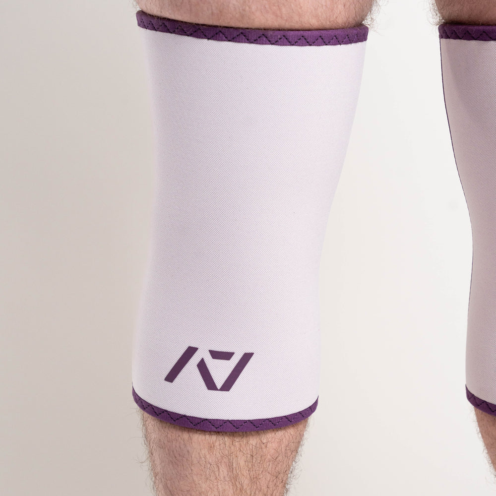 
                      
                        A7 IPF Approved Hourglass Knee Sleeves feature an hourglass-shaped centre taper fit to help provide knee compression while maintaining proper tightness around the calf and quad, offered in three stiffnesses (Flexi, Stiff and Rigor Mortis). Shop the full A7 Powerlifting IPF Approved Equipment collection. The IPF Approved Kit includes Powerlifting Singlet, A7 Meet Shirt, A7 Zebra Wrist Wraps and A7 Deadlift Socks. Genouill�res powerlifting shipping to France, Spain, Ireland, Germany, Italy, Sweden and EU.
                      
                    