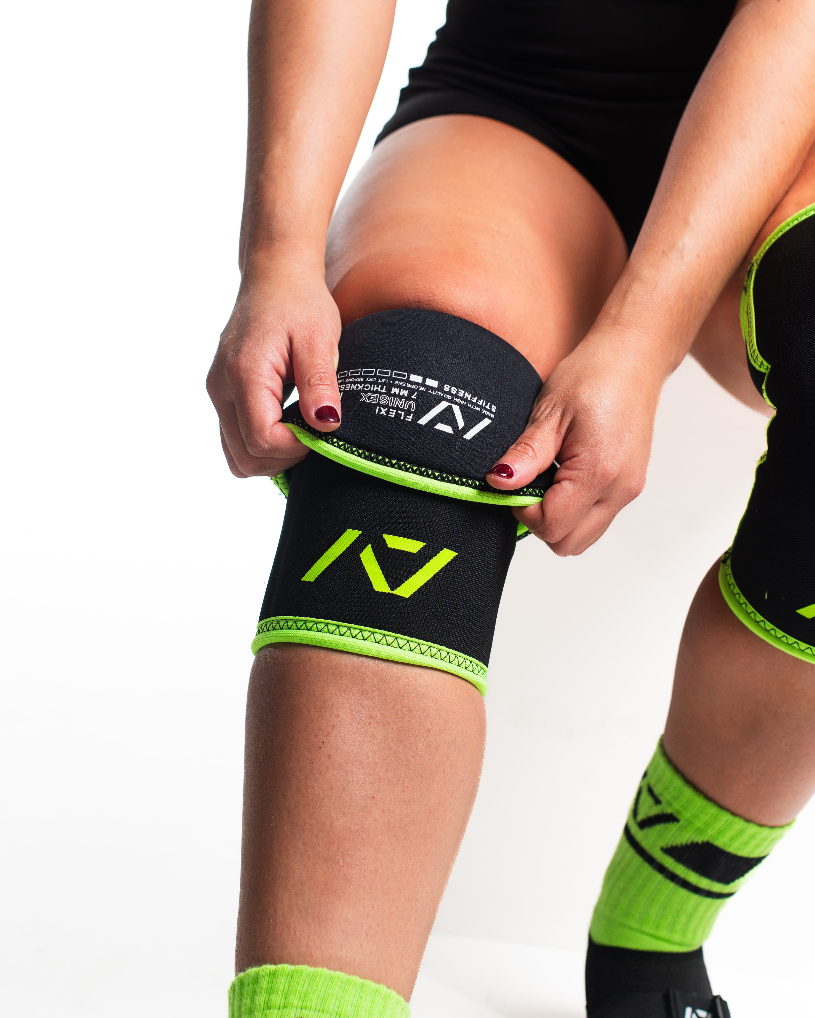 Hourglass Knee Sleeves - Alien | A7 Europe shipping to EU – A7 EUROPE