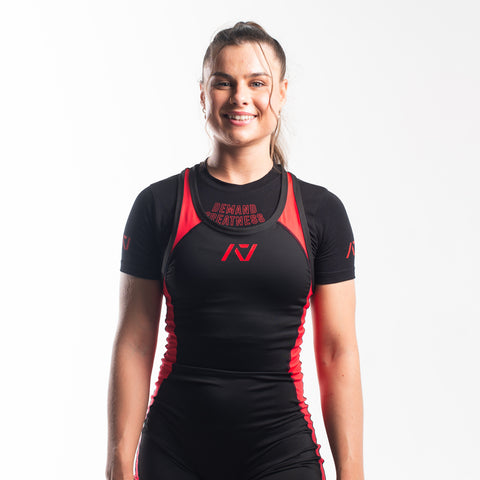 A7 IPF Approved Red Dawn Luno singlet with extra lat mobility, side panel stitching to guide the squat depth level and curved panel design for a slimming look. The Women's cut singlet features a tapered waist and additional quad room. The IPF Approved Kit includes Powerlifting Singlet, A7 Meet Shirt, A7 Zebra Wrist Wraps, A7 Deadlift Socks, Hourglass Knee Sleeves (Stiff Knee Sleeves and Rigor Mortis Knee Sleeves). Genouillères powerlifting shipping to France, Spain, Ireland, Germany, Italy, Sweden and EU.