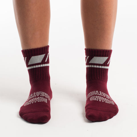 A7 Ivory Rose Crew socks showcase pink logos and let your energy show on the platform, in your training or while out and about. The IPF Approved Night Light Meet Kit includes Powerlifting Singlet, A7 Meet Shirt, A7 Zebra Wrist Wraps, A7 Deadlift Socks, Hourglass Knee Sleeves (Stiff Knee Sleeves and Rigor Mortis Knee Sleeves). Genouill�res powerlifting shipping to France, Spain, Ireland, Germany, Italy, Sweden and EU.