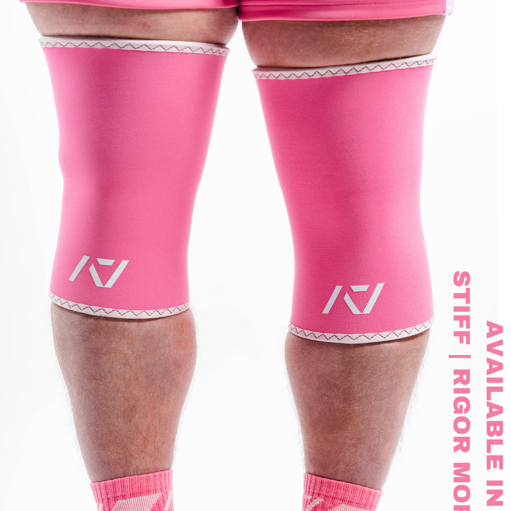 A7 IPF Approved Hourglass Knee Sleeves feature an hourglass-shaped centre taper fit to help provide knee compression while maintaining proper tightness around the calf and quad, offered in three stiffnesses (Flexi, Stiff and Rigor Mortis). Shop the full A7 Powerlifting IPF Approved Equipment collection. The IPF Approved Kit includes Powerlifting Singlet, A7 Meet Shirt, A7 Zebra Wrist Wraps and A7 Deadlift Socks. Genouill�res powerlifting shipping to France, Spain, Ireland, Germany, Italy, Sweden and EU.