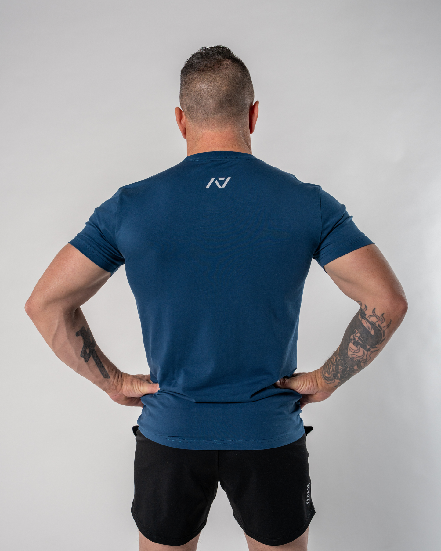 Demand Greatness True-Fit Tides is our new meet shirt design highlighting Demand Greatness with a double outline font to showcase your impact on the platform. The Shirt is IPF Approved. Shop the full A7 Powerlifting IPF Approved Equipment collection. The IPF Approved Kit includes Powerlifting Singlet, A7 Meet Shirt, A7 Zebra Wrist Wraps, A7 Deadlift Socks, Knee Sleeves (Stiff and Rigor Mortis Sleeves). Genouill�res powerlifting shipping to France, Spain, Ireland, Germany, Italy, Sweden and EU.