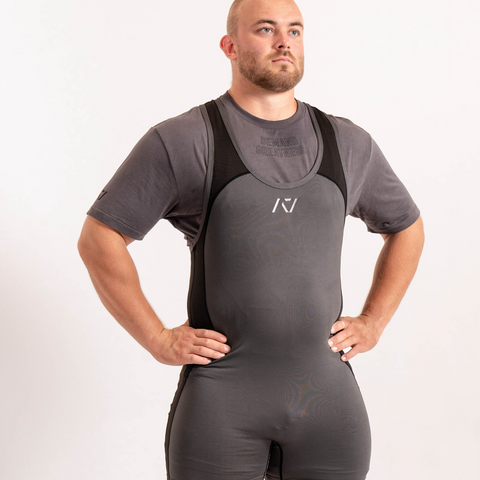 A7 IPF Approved Shadow Stone Grey Luno singlet features extra lat mobility, side panel stitching to guide the squat depth level and curved panel design for a slimming look. The Women's singlet features a tapered waist and additional quad room. The IPF Approved Kit includes Luno Powerlifting Singlet, A7 Meet Shirt, A7 Zebra Wrist Wraps, A7 Deadlift Socks, Hourglass Knee Sleeves (Stiff and Rigor Mortis Knee Sleeves). Genouill�res powerlifting shipping to France, Spain, Ireland, Germany, Italy, Sweden and EU.