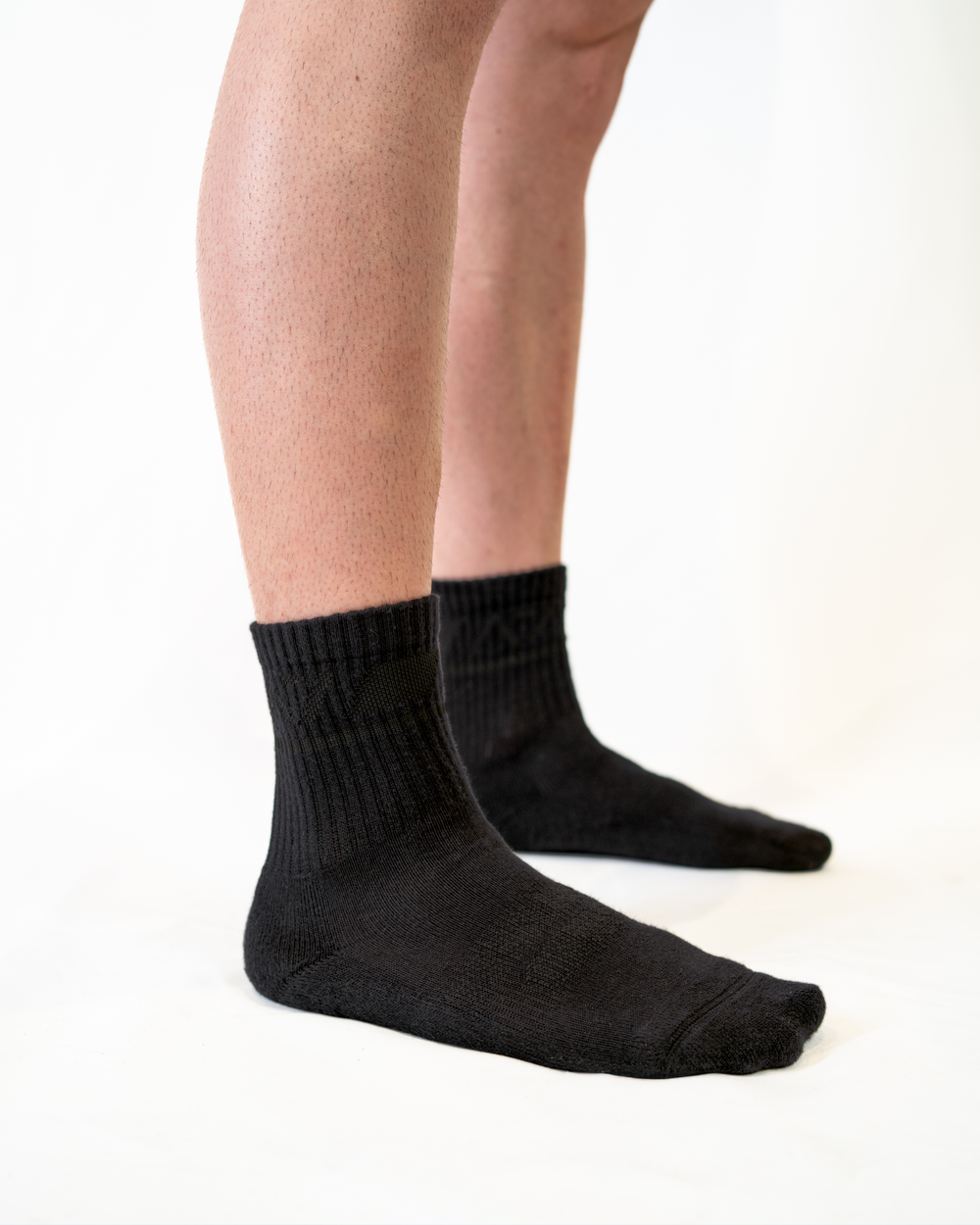 A7 Stealth Crew socks showcase gold logos and let your energy show on the platform, in your training or while out and about. The IPF Approved Stealth Meet Kit includes Powerlifting Singlet, A7 Meet Shirt, A7 Zebra Wrist Wraps, A7 Deadlift Socks, Hourglass Knee Sleeves (Stiff Knee Sleeves and Rigor Mortis Knee Sleeves). Genouillères powerlifting shipping to France, Spain, Ireland, Germany, Italy, Sweden and EU.