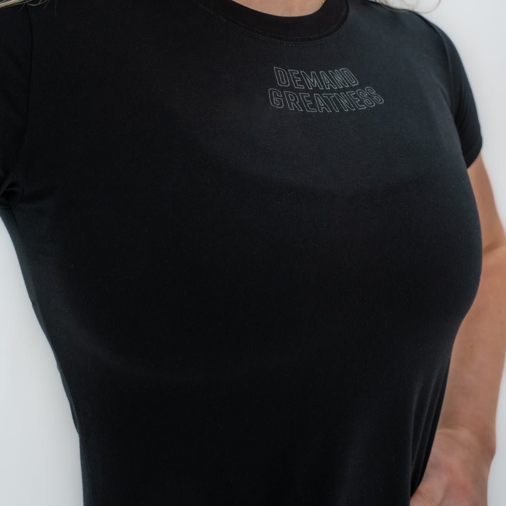 
                      
                        Demand Greatness True-Fit Shadow Stealth is our new meet shirt design highlighting Demand Greatness to showcase your impact on the platform. The Shirt is IPF Approved. Shop the full A7 Powerlifting IPF Approved Equipment collection. The IPF Approved Kit includes Powerlifting Singlet, A7 Meet Shirt, A7 Zebra Wrist Wraps, A7 Deadlift Socks, Hourglass Knee Sleeves (Stiff & Rigor Mortis Sleeves). Genouill�res powerlifting shipping to France, Spain, Ireland, Germany, Italy, Sweden and EU.
                      
                    