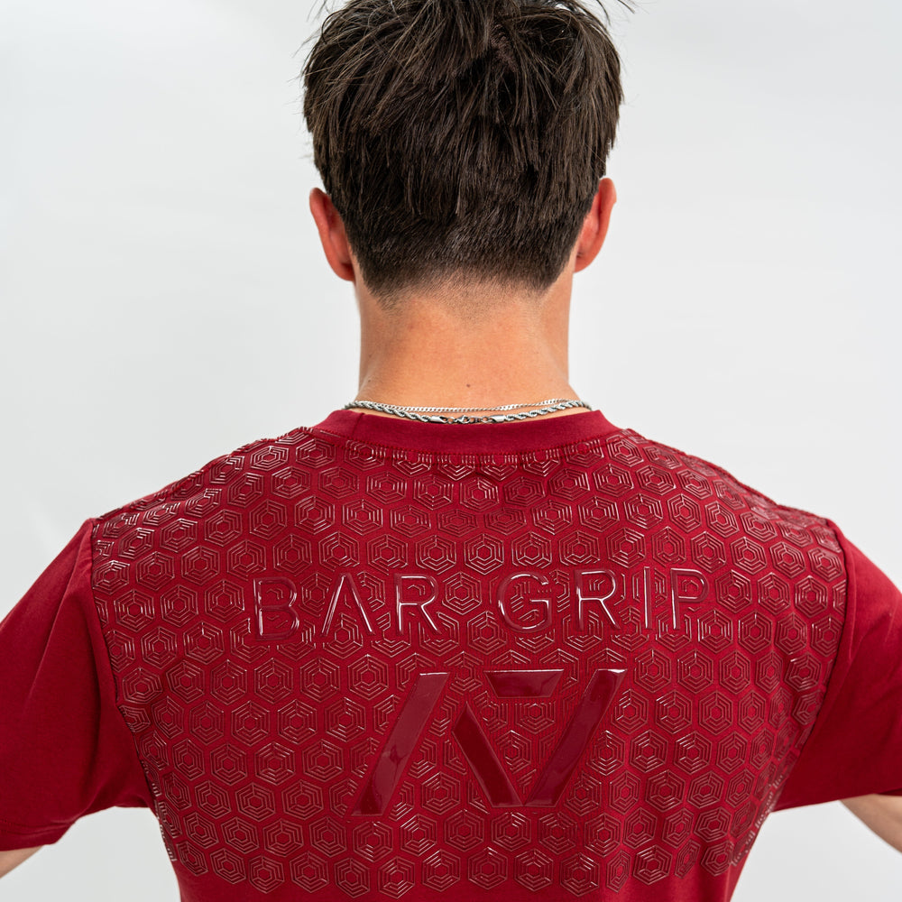 
                      
                        Whether pressing, pulling, squatting or any other variational movement the knurling is always there. The silicone bar grip helps with slippery commercial benches and bars and anchors the barbell to your back. Genouill�res powerlifting shipping to France, Spain, Ireland, Germany, Italy, Sweden and EU.
                      
                    