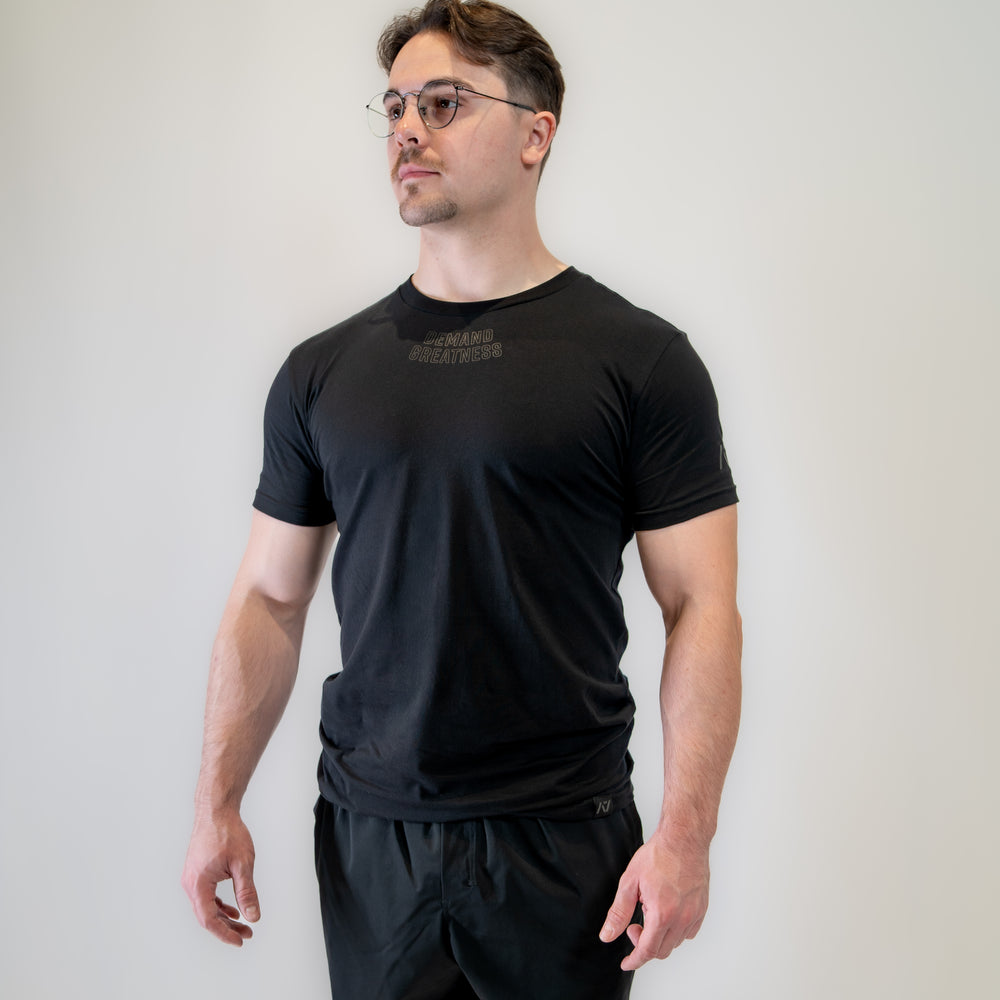 
                      
                        Demand Greatness True-Fit Shadow Stealth is our new meet shirt design highlighting Demand Greatness to showcase your impact on the platform. The Shirt is IPF Approved. Shop the full A7 Powerlifting IPF Approved Equipment collection. The IPF Approved Kit includes Powerlifting Singlet, A7 Meet Shirt, A7 Zebra Wrist Wraps, A7 Deadlift Socks, Hourglass Knee Sleeves (Stiff & Rigor Mortis Sleeves). Genouill�res powerlifting shipping to France, Spain, Ireland, Germany, Italy, Sweden and EU.
                      
                    