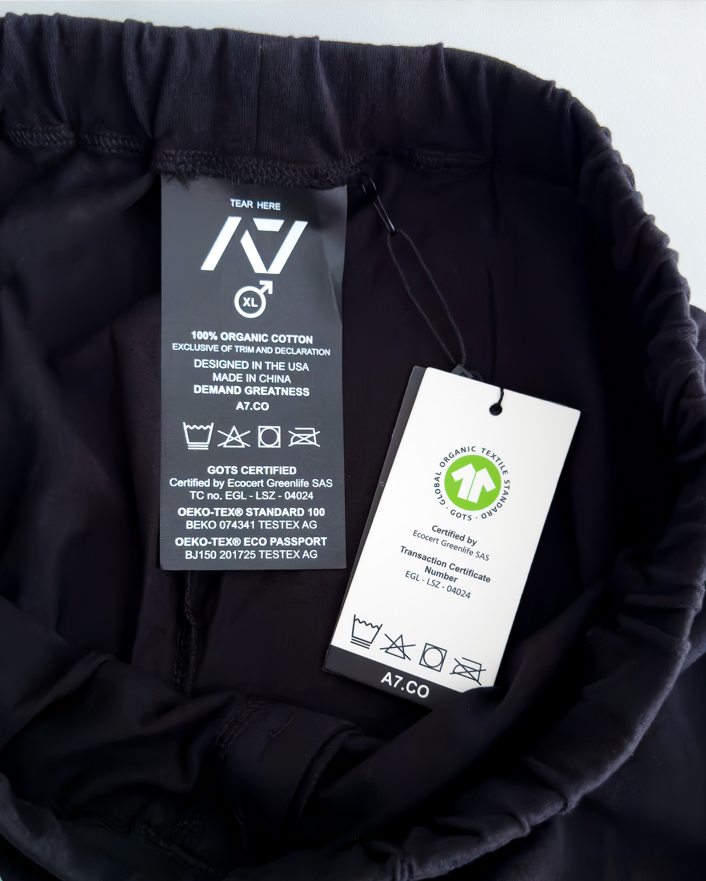 Demanding Greatness going the extra mile to offer TRUE Organic Apparel; not just in the fabric or the dye, but in every detail in between. Our certifications reflect this commitment: GOTS ensures our fabrics are made from 100% genuine organic cotton, and OEKO-TEX guarantees that our dyes and printed artwork are free from harmful substances and chemicals throughout the entire production process. Genouill�res powerlifting shipping to France, Spain, Ireland, Germany, Italy, Sweden and EU.