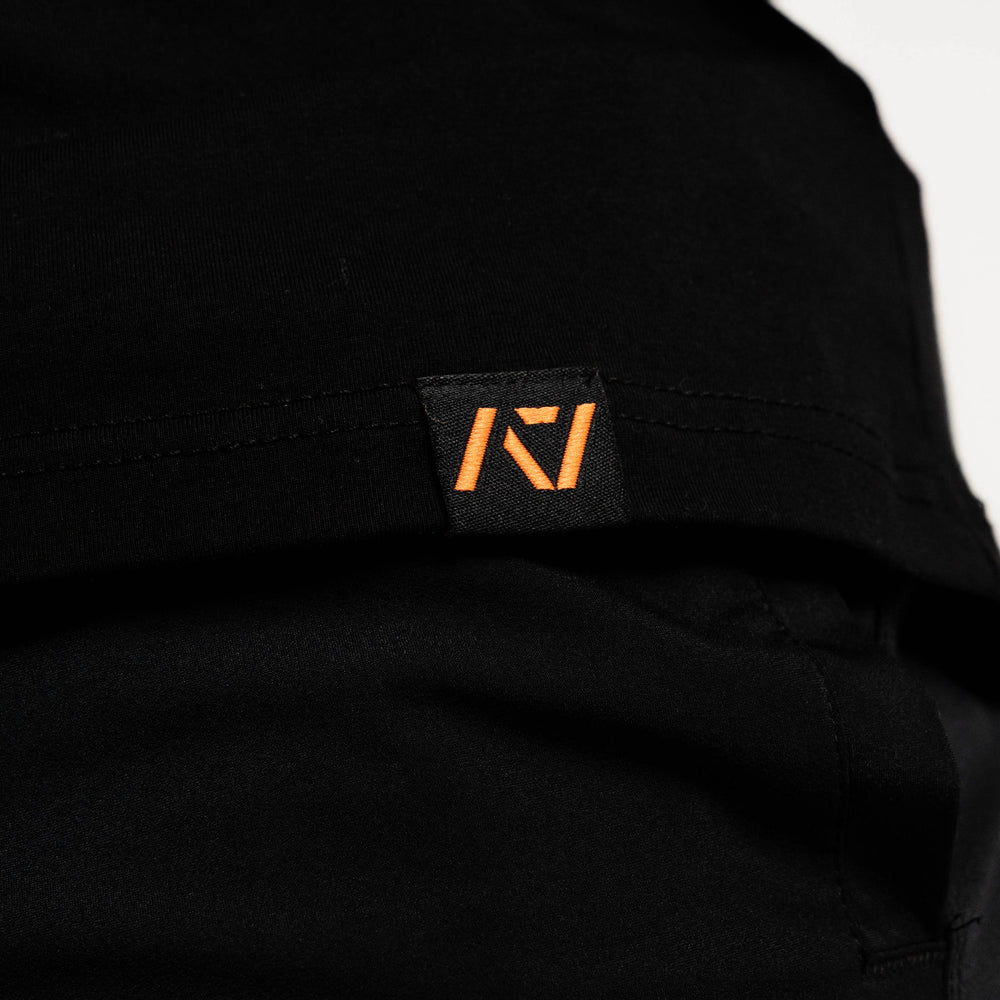 
                      
                        Whether pressing, pulling, squatting or any other variational movement the knurling is always there. The silicone bar grip helps with slippery commercial benches and bars and anchors the barbell to your back. Genouill�res powerlifting shipping to France, Spain, Ireland, Germany, Italy, Sweden and EU.
                      
                    