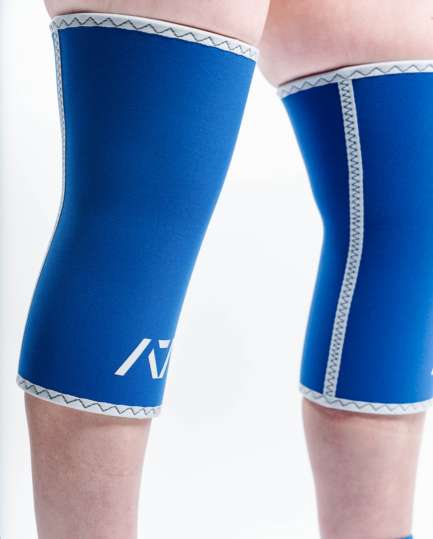 Hourglass Knee Sleeves - IPF Approved - Cyanite