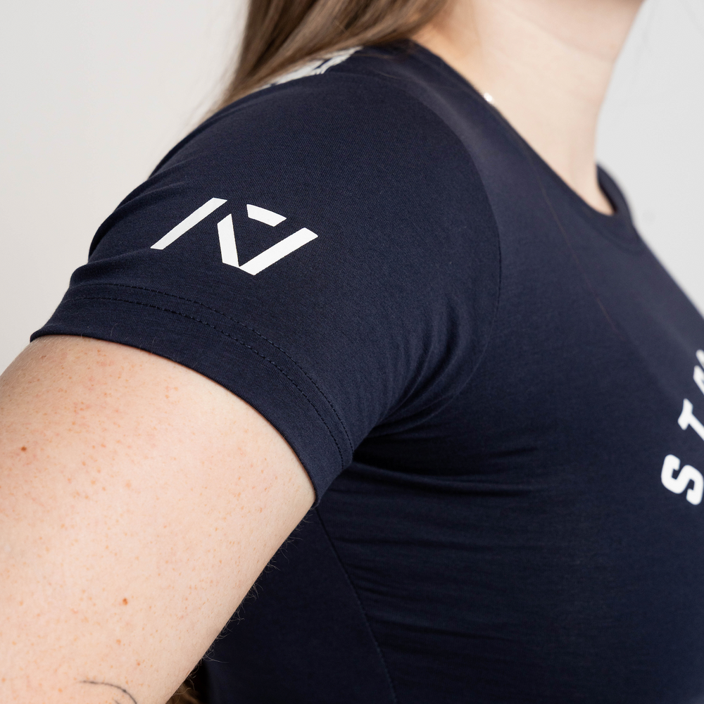 
                      
                        Whether pressing, pulling, squatting or any other variational movement the knurling is always there. The silicone bar grip helps with slippery commercial benches and bars and anchors the barbell to your back. Genouill�res powerlifting shipping to France, Spain, Ireland, Germany, Italy, Sweden and EU.
                      
                    