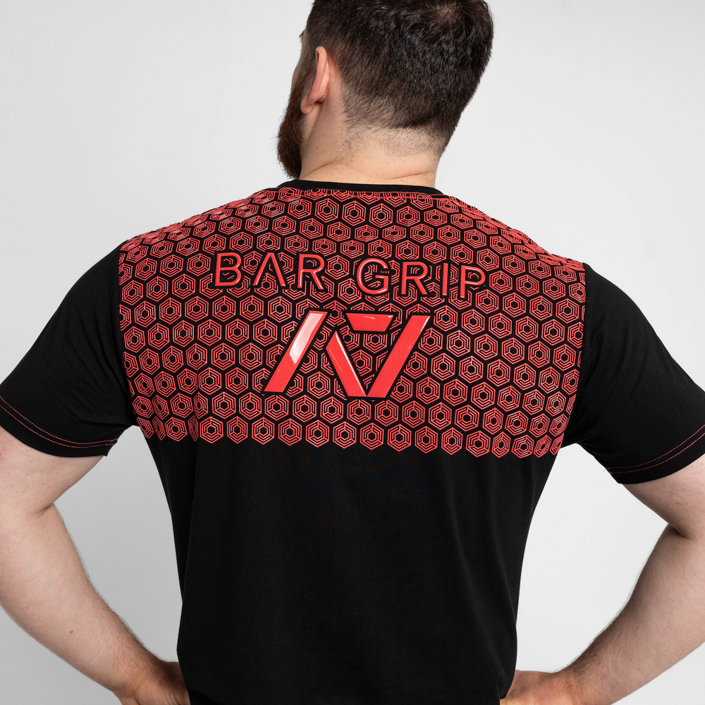 
                      
                        Whether pressing, pulling, squatting or any other variational movement the knurling is always there. The silicone bar grip helps with slippery commercial benches and bars and anchors the barbell to your back. Genouill�res powerlifting shipping to France, Spain, Ireland, Germany, Italy, Sweden and EU.
                      
                    