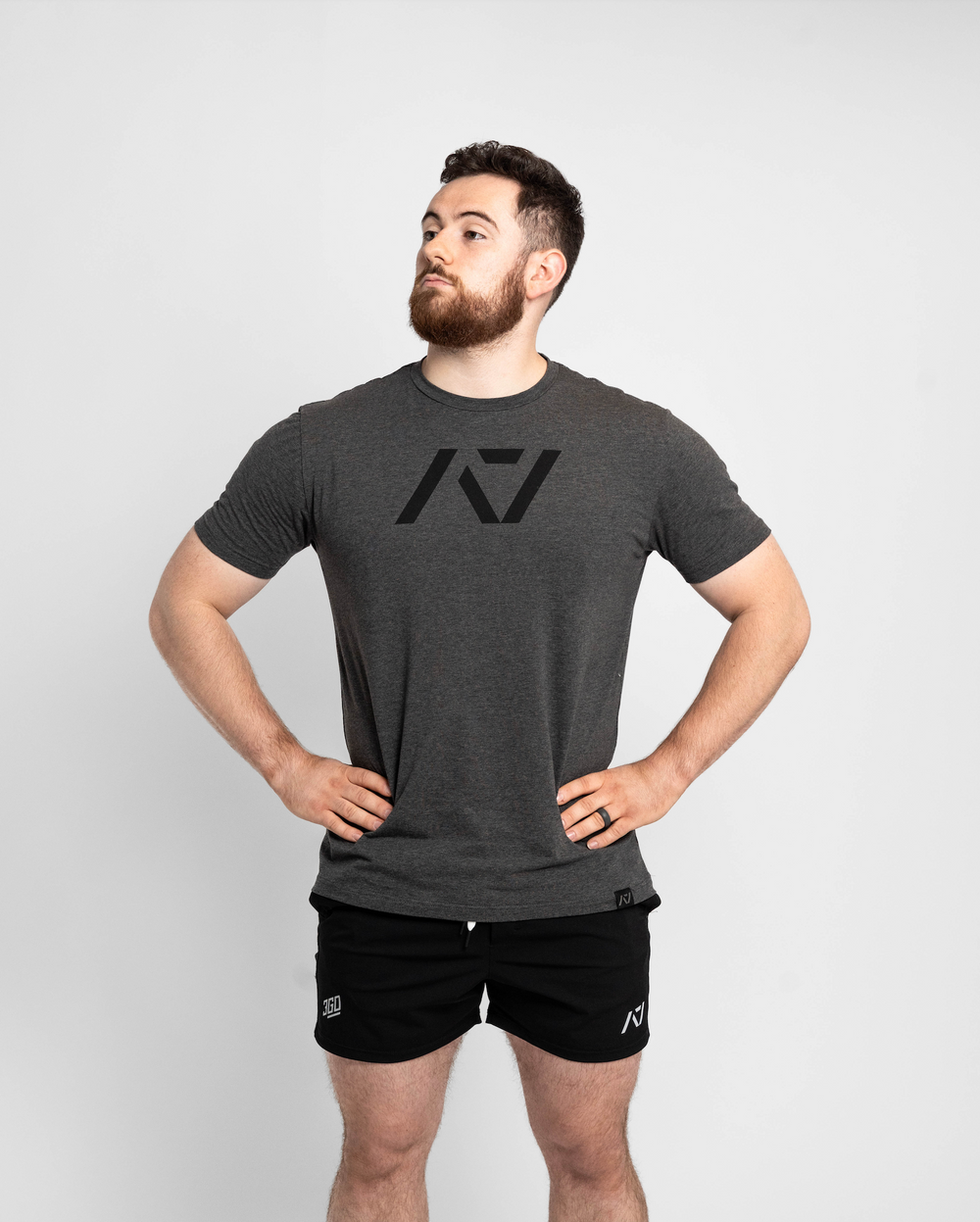 Whether pressing, pulling, squatting or any other variational movement the knurling is always there. The silicone bar grip helps with slippery commercial benches and bars and anchors the barbell to your back. Genouill�res powerlifting shipping to France, Spain, Ireland, Germany, Italy, Sweden and EU.