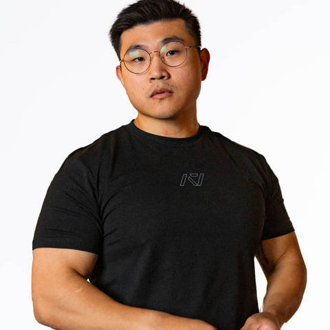 Built by Powerlifting - Powerlifting builds you rep by rep, lift by lift. For those who know true strength is a journey, the Built by Powerlifting collection is your blueprint for resilience, worn with pride. Genouill�res powerlifting shipping to France, Spain, Ireland, Germany, Italy, Sweden and EU.
