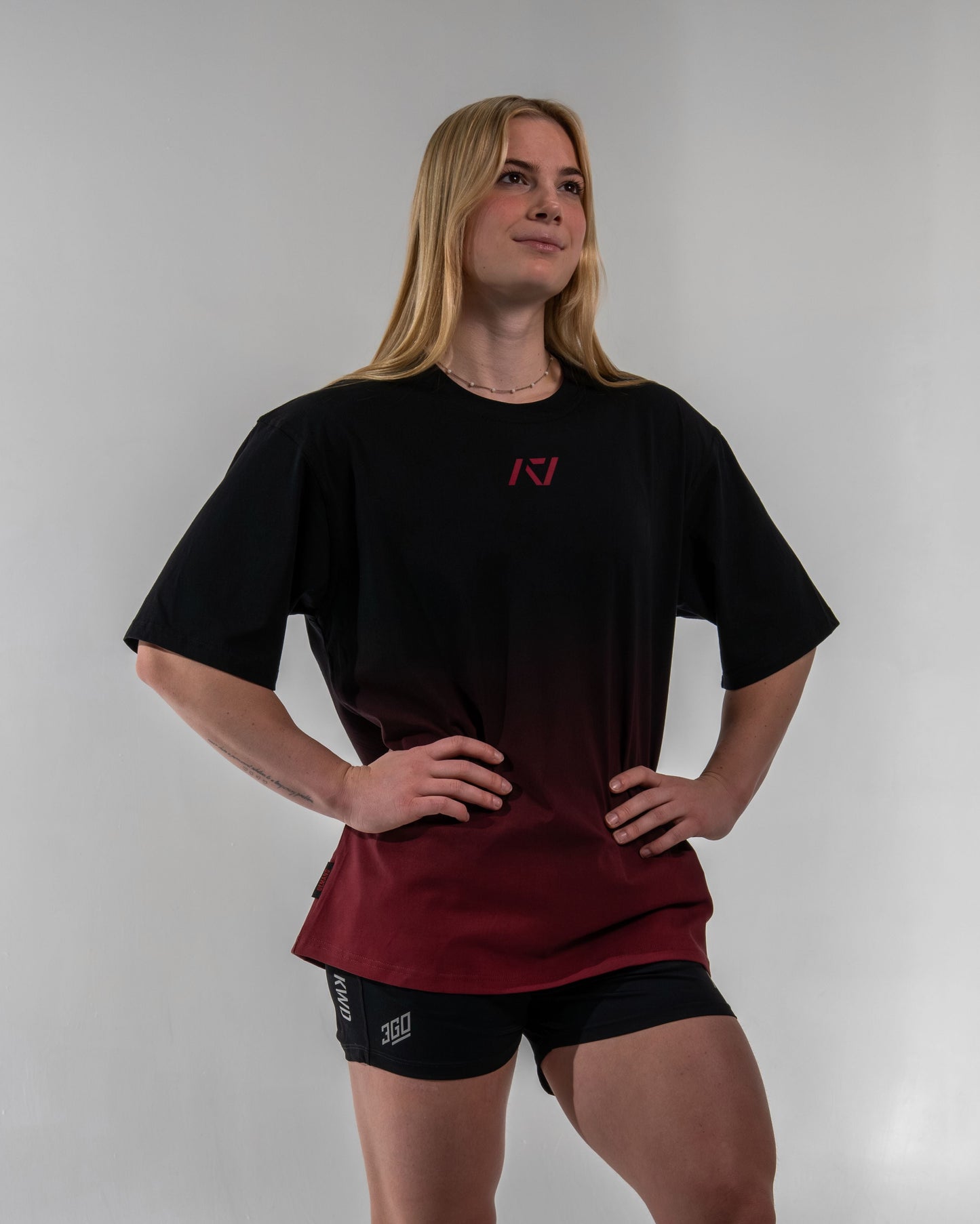 Just like our high-demand over-fit shirts, the Over-Fit Cut Off Shirt offers one of the best covers in the gym while giving you complete freedom of movement; or perfect for lounging in style. Designed for those upper-body days when it gets hot but you still want to keep your torso covered, this tank keeps you comfortable, flexible, and ready for every lift. Genouill�res powerlifting shipping to France, Spain, Ireland, Germany, Italy, Sweden and EU.