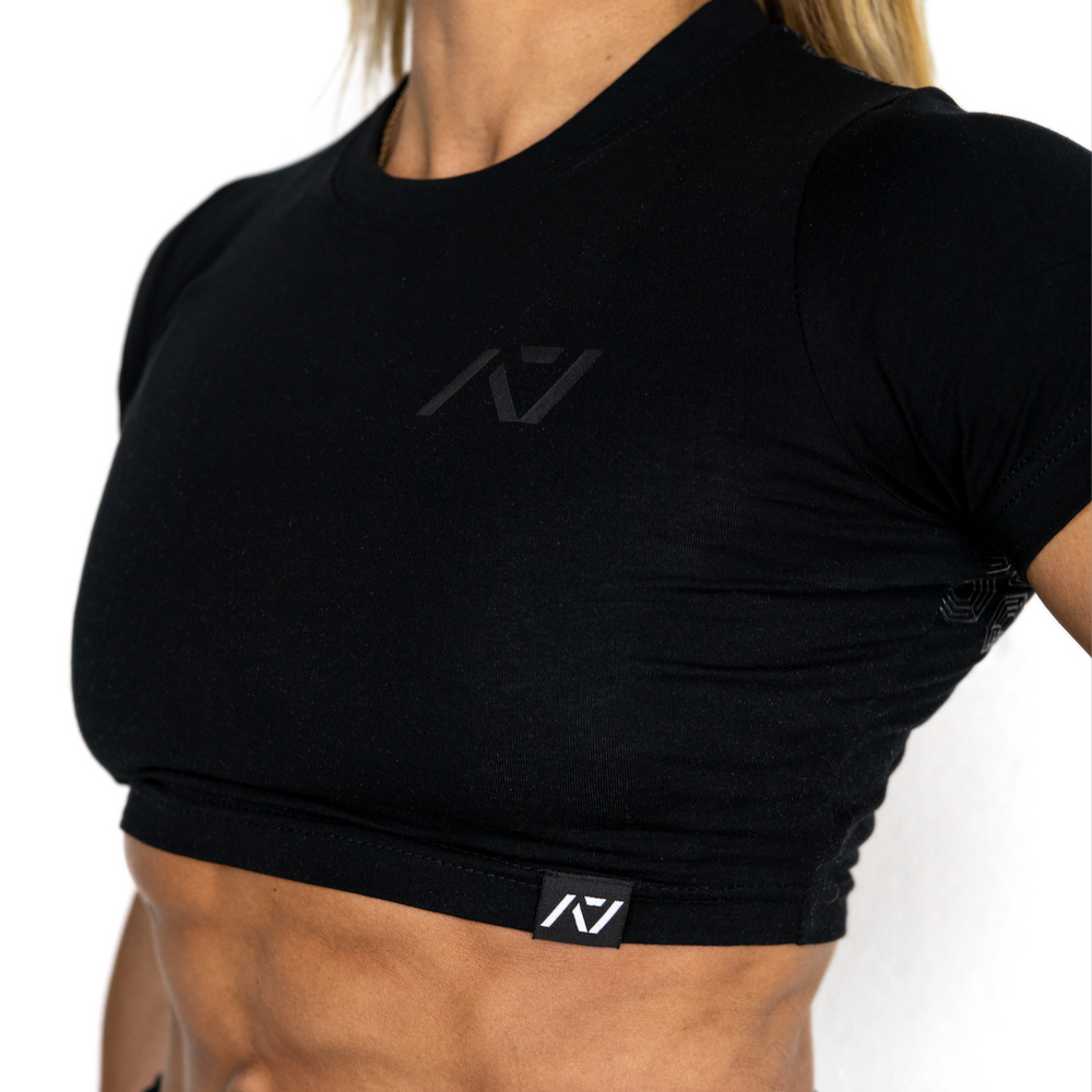 
                      
                        Whether pressing, pulling, squatting or any other variational movement the knurling is always there. The silicone bar grip helps with slippery commercial benches and bars and anchors the barbell to your back. Genouill�res powerlifting shipping to France, Spain, Ireland, Germany, Italy, Sweden and EU.
                      
                    