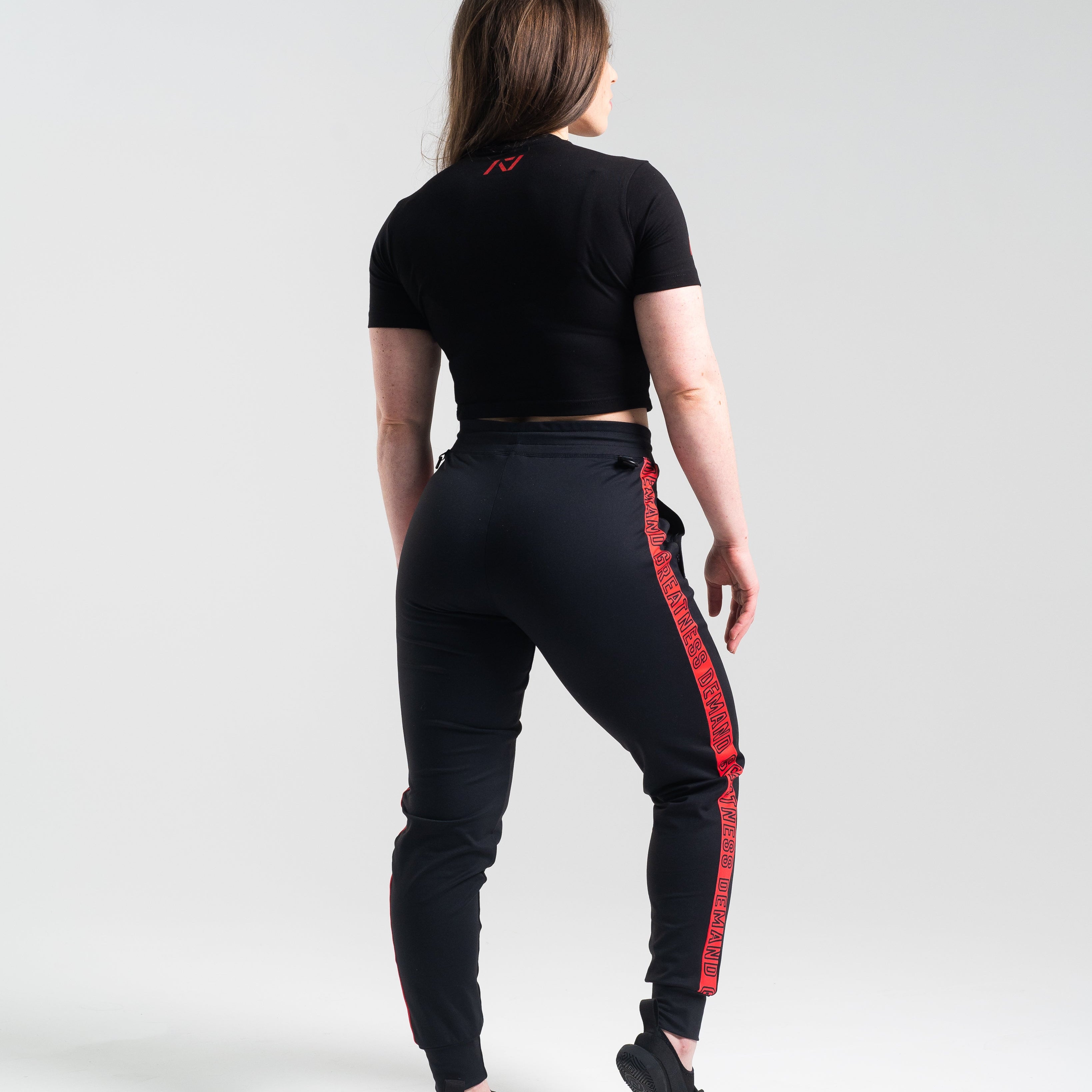 A7 Red Dawn Defy joggers are just as comfortable in the gym as they are going out. These are made with premium moisture-wicking 4-way-stretch material for greater range of motion. These are a great fit for both men and women. All A7 Powerlifting Equipment shipping to France, Spain, Ireland, Germany, Italy, Sweden and EU. 
