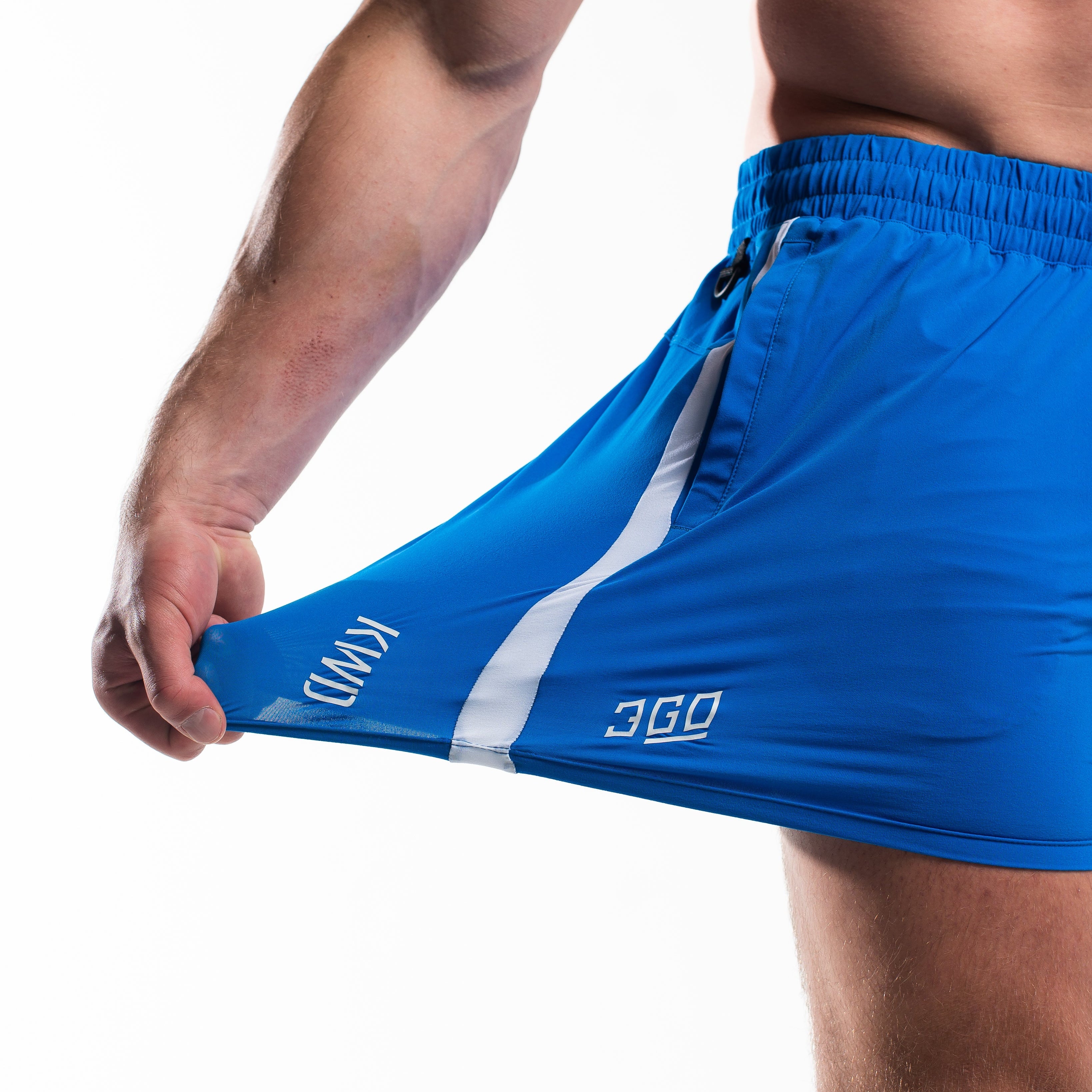 360GO was created to provide the flexibility for all movements in your training while offering comfort. These shorts offer 360 degrees of stretch in all angles and allow you to remain comfortable without limiting any movement in both training and life environments. Designed with a wide drawstring to easily adjust your waist without slipping. Purchase 360GO KWD Squat Shorts from A7 UK. Genouillères powerlifting shipping to France, Spain, Ireland, Germany, Italy, Sweden and EU.