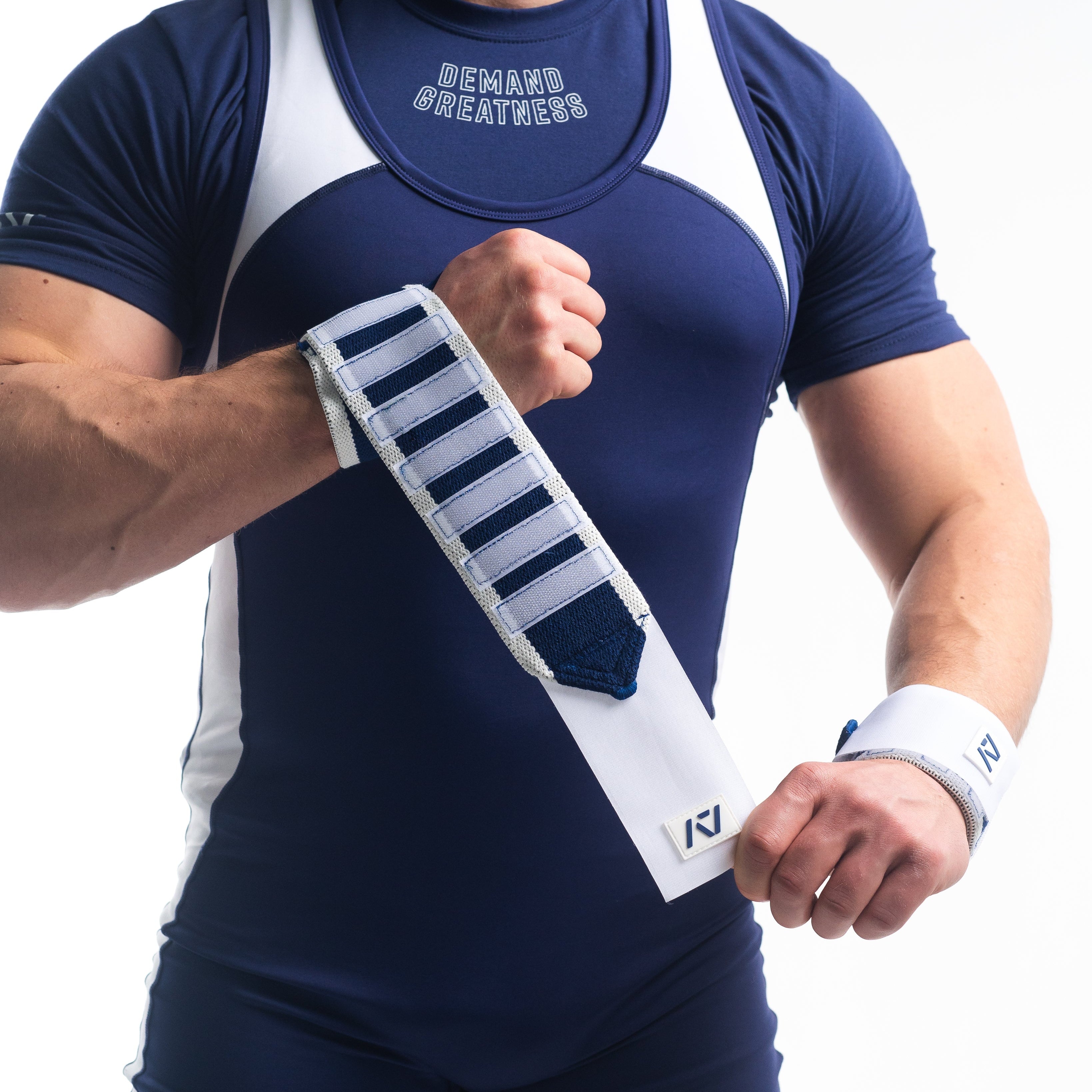 A7 IPF Approved Zebra Wraps feature strips of velcro on the wraps, allowing Zebra Wraps to conform fully to your unique preference of tightness. We offer Zebra wrist wraps in 3 lengths and 4 stiffnesses (Flexi, Mids, Stiff, and Rigor Mortis). The IPF Approved Kit includes Powerlifting Singlet, A7 Meet Shirt, A7 Deadlift Socks, Hourglass Knee Sleeves (Stiff Knee Sleeves and Rigor Mortis Knee Sleeves). Genouillères powerlifting shipping to France, Spain, Ireland, Germany, Italy, Sweden and EU. 