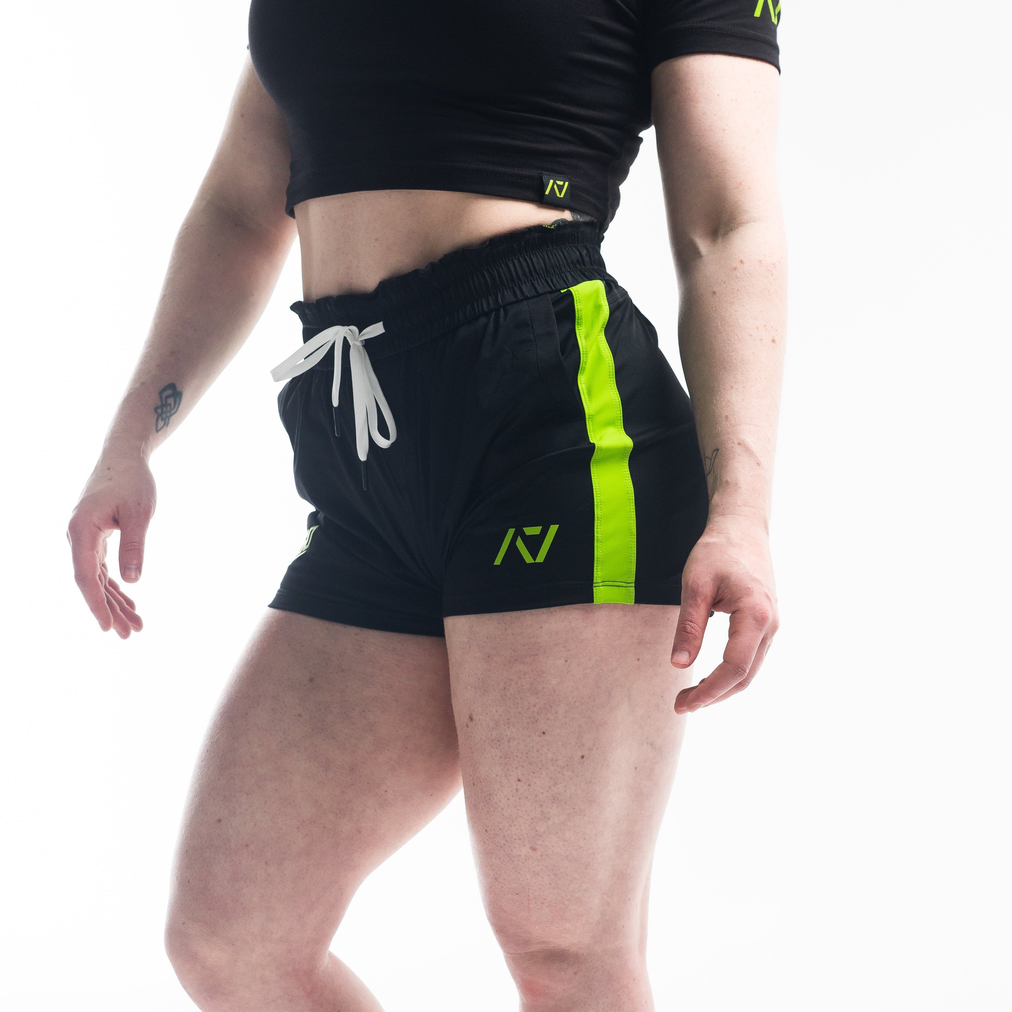 360GO was created to provide the flexibility for all movements in your training while offering comfort. These shorts offer 360 degrees of stretch in all angles and allow you to remain comfortable without limiting any movement in both training and life environments. Designed with a wide drawstring to easily adjust your waist without slipping. Purchase 360GO KWD shorts from A7 Europe. Genouillères powerlifting shipping to France, Spain, Ireland, Germany, Italy, Sweden and EU.