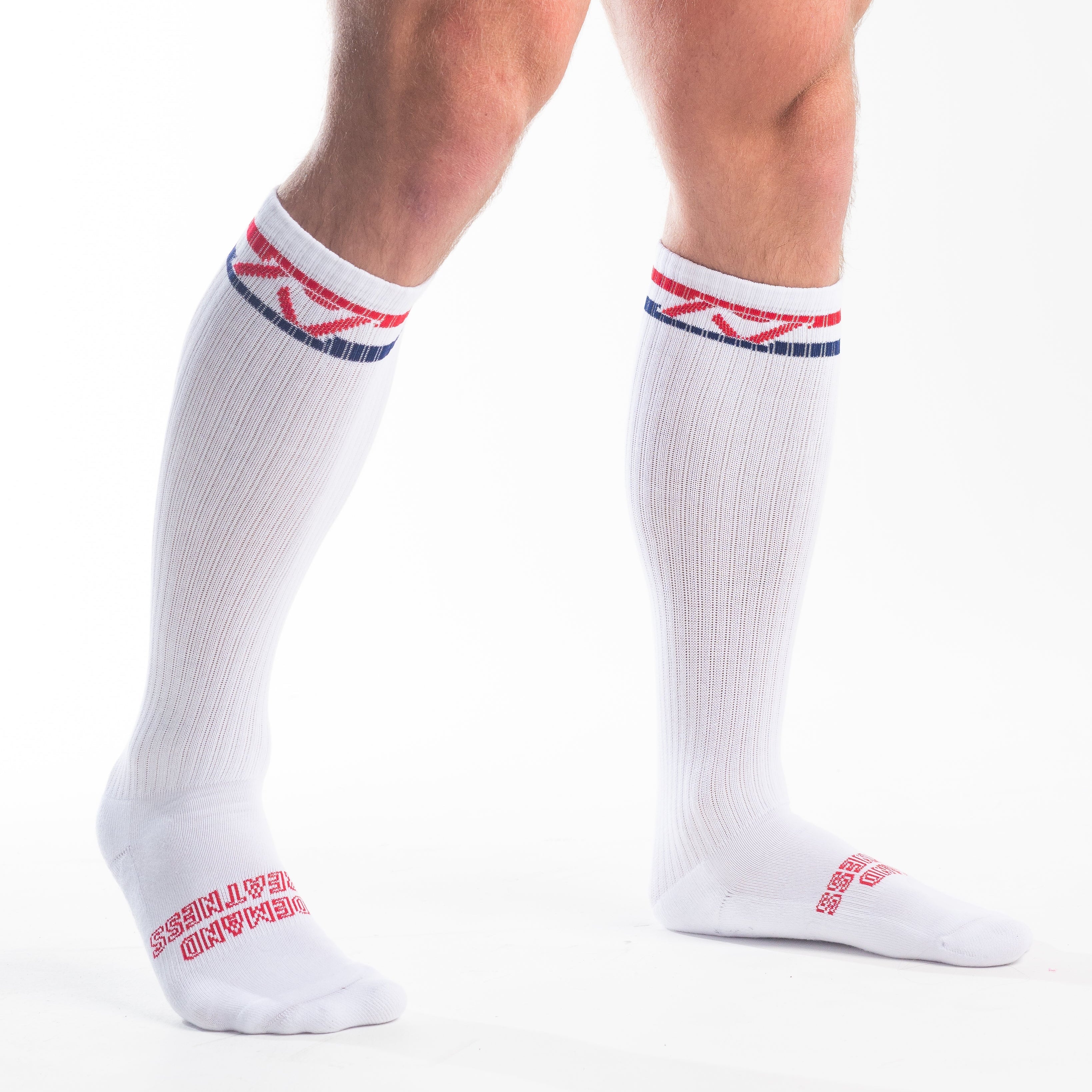 A7 RWB Deadlift socks are designed specifically for pulls and keep your shins protected from scrapes. A7 deadlift socks are a perfect pair to wear in training or powerlifting competition. The IPF Approved Kit includes Powerlifting Singlet, A7 Meet Shirt, A7 Zebra Wrist Wraps, A7 Deadlift Socks, Hourglass Knee Sleeves (Stiff Knee Sleeves and Rigor Mortis Knee Sleeves). Genouillères powerlifting shipping to France, Spain, Ireland, Germany, Italy, Sweden and EU.