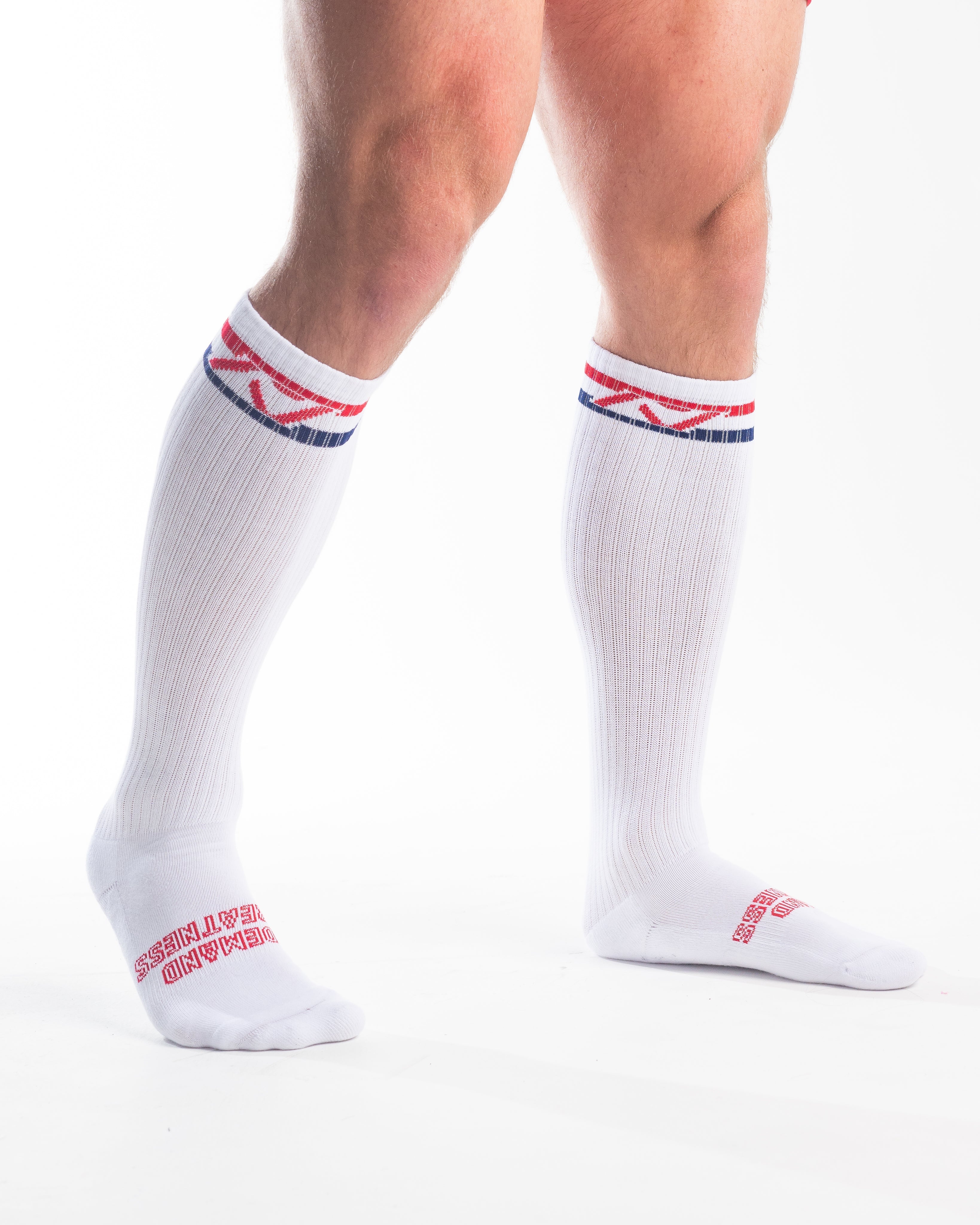 A7 RWB Deadlift socks are designed specifically for pulls and keep your shins protected from scrapes. A7 deadlift socks are a perfect pair to wear in training or powerlifting competition. The IPF Approved Kit includes Powerlifting Singlet, A7 Meet Shirt, A7 Zebra Wrist Wraps, A7 Deadlift Socks, Hourglass Knee Sleeves (Stiff Knee Sleeves and Rigor Mortis Knee Sleeves). Genouillères powerlifting shipping to France, Spain, Ireland, Germany, Italy, Sweden and EU.