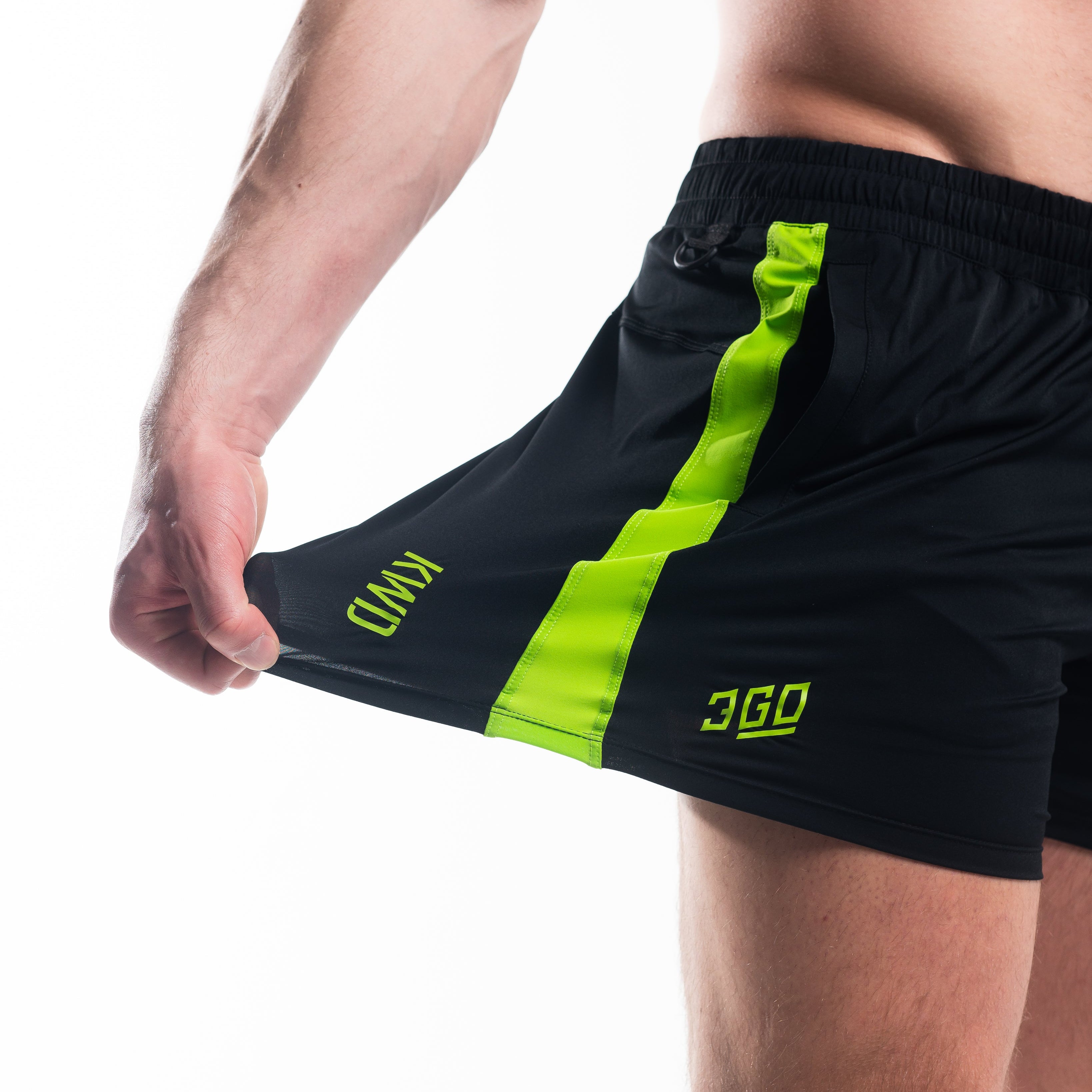 360GO was created to provide the flexibility for all movements in your training while offering comfort. These shorts offer 360 degrees of stretch in all angles and allow you to remain comfortable without limiting any movement in both training and life environments. Designed with a wide drawstring to easily adjust your waist without slipping. Purchase 360GO KWD shorts from A7 Europe. Genouillères powerlifting shipping to France, Spain, Ireland, Germany, Italy, Sweden and EU.