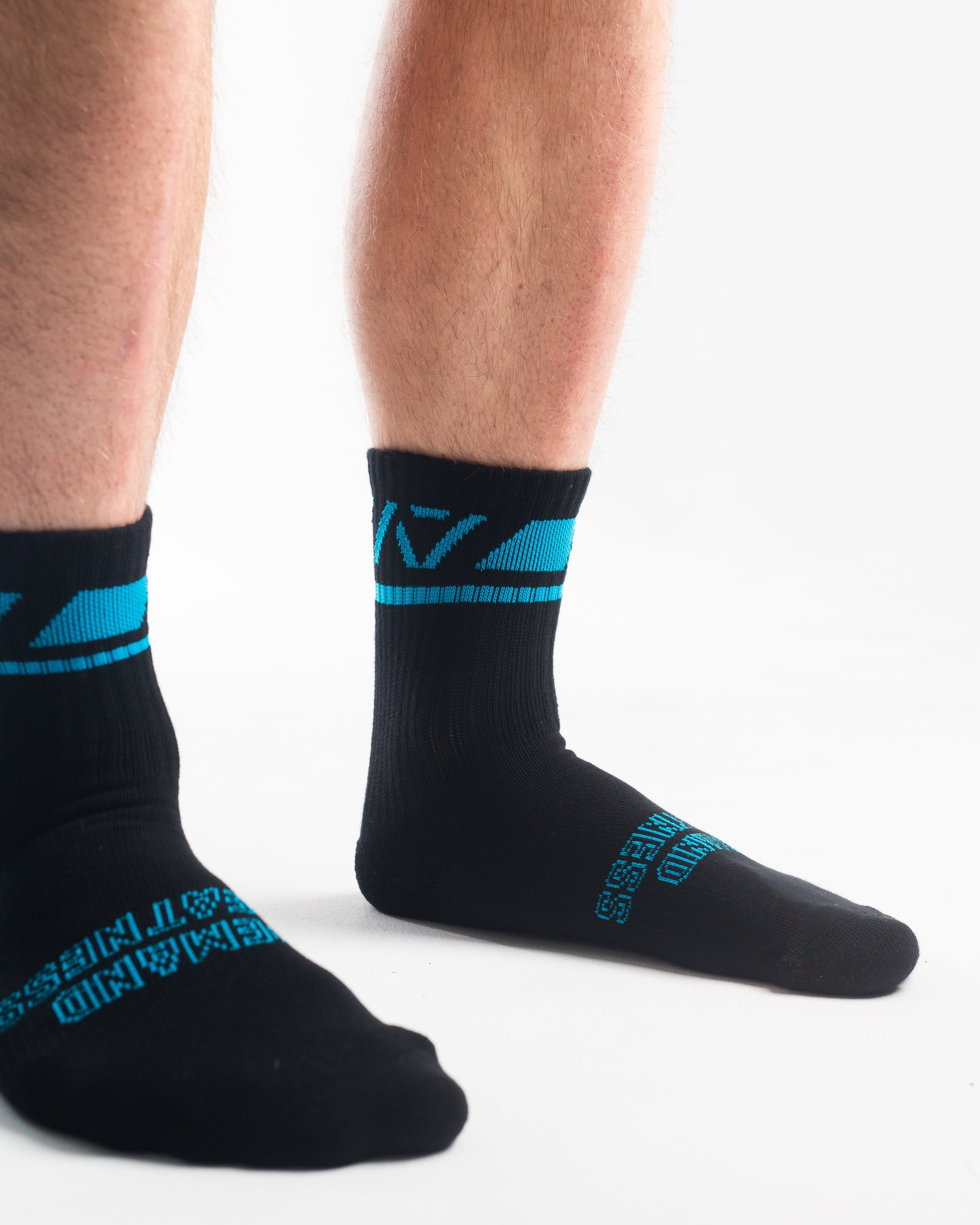 A7 Azul Crew socks showcase blue logos and let your energy show on the platform, in your training or while out and about. The IPF Approved Azul Meet Kit includes Powerlifting Singlet, A7 Meet Shirt, A7 Deadlift Socks. All A7 Powerlifting Equipment shipping to UK, Norway, Switzerland and Iceland.