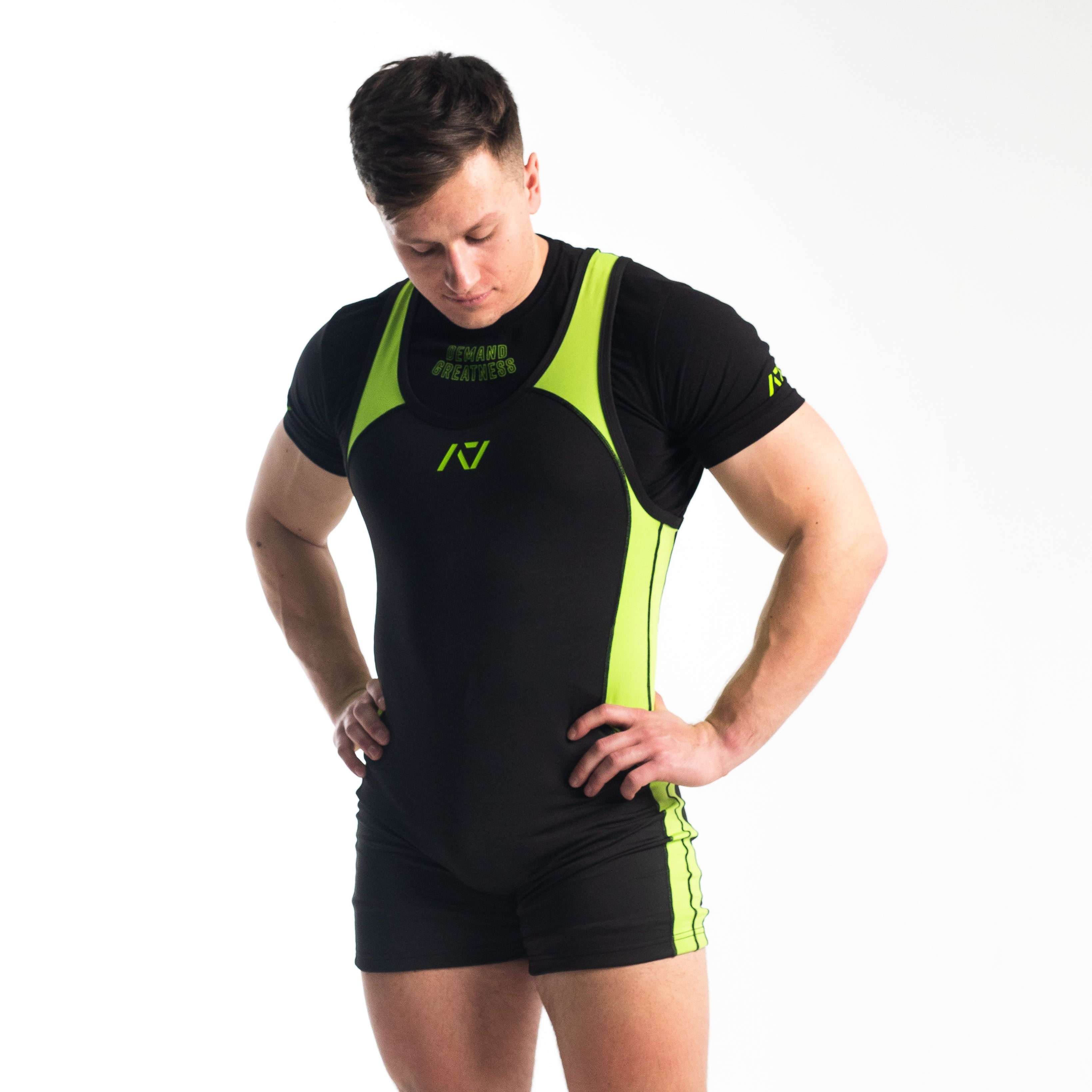 A7 IPF Approved Alien Luno singlet features extra lat mobility, side panel stitching to guide the squat depth level and curved panel design for a slimming look. The Women's cut singlet features a tapered waist and additional quad room. The IPF Approved Kit includes Powerlifting Singlet, A7 Meet Shirt, Deadlift Socks, Hourglass Knee Sleeves (Stiff Knee Sleeves and Rigor Mortis Knee Sleeves). Genouillères powerlifting shipping to France, Spain, Ireland, Germany, Italy, Sweden and EU. 
