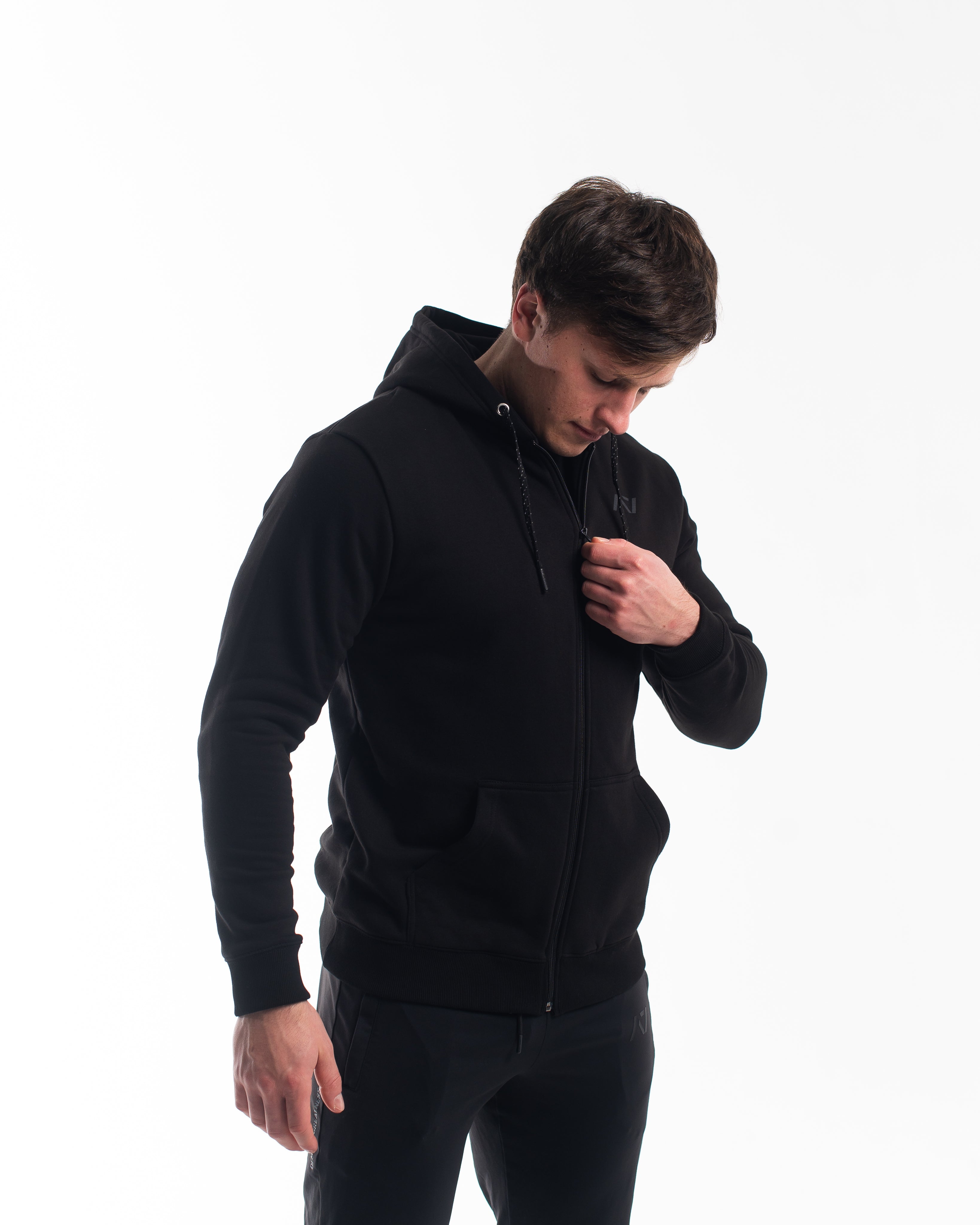 Stealth Demand Greatness is a zip up hoodie great for casual wear or lifting in the gym. Purchase Stealth zip up hoodie in UK and Europe from A7 UK. A7 have the best Bar Grip Tshirts, shipping to UK and Europe from A7 UK. A7UK supplies the best Powerlifting apparel for all your workouts. Genouill�res powerlifting shipping to France, Spain, Ireland, Germany, Italy, Sweden and EU.