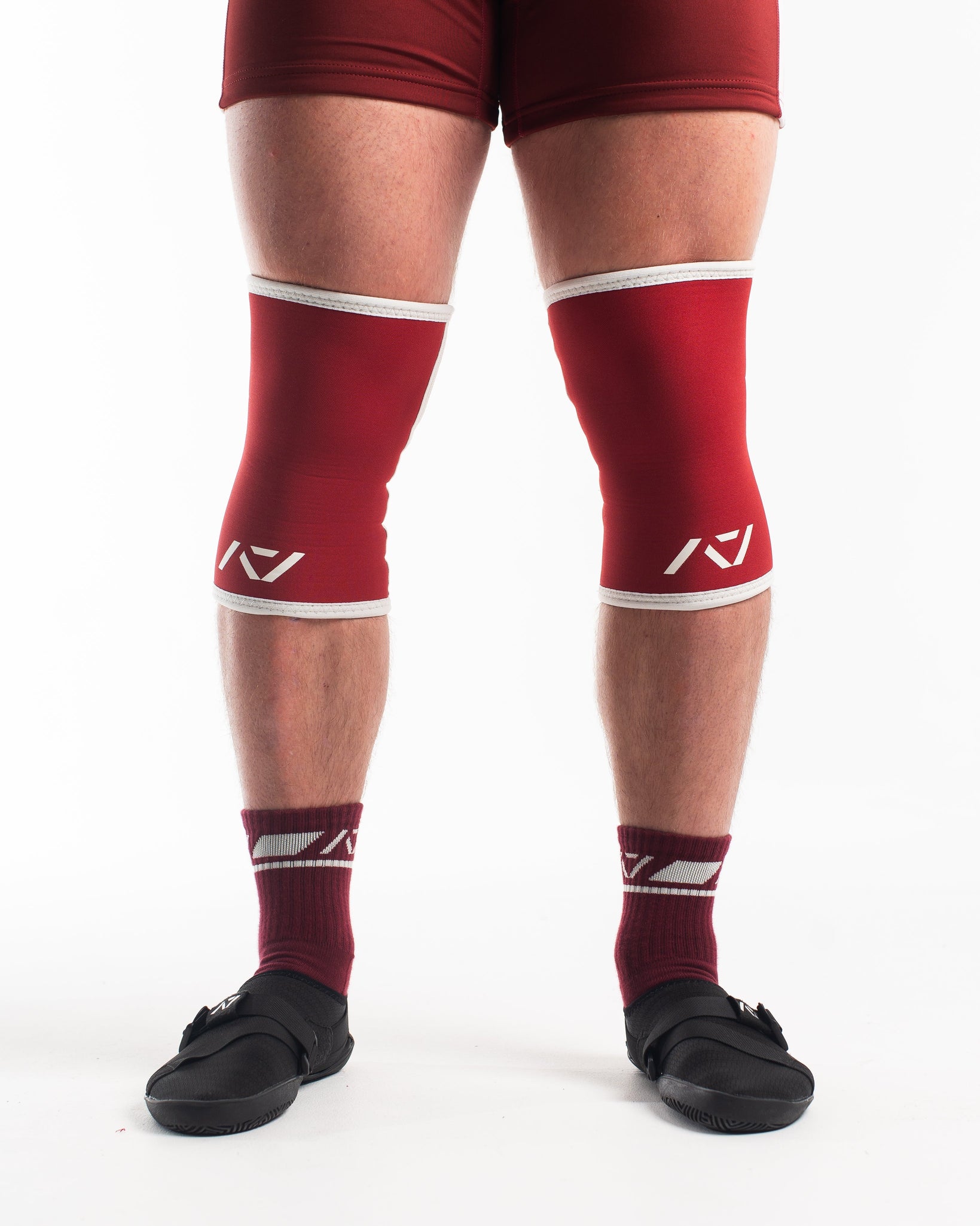 A7 IPF Approved Hourglass Knee Sleeves feature an hourglass-shaped centre taper fit to help provide knee compression while maintaining proper tightness around the calf and quad, offered in three stiffnesses (Flexi, Stiff and Rigor Mortis). Shop the full A7 Powerlifting IPF Approved Equipment collection. The IPF Approved Kit includes Powerlifting Singlet, A7 Meet Shirt, A7 Zebra Wrist Wraps and A7 Deadlift Socks. Genouill�res powerlifting shipping to France, Spain, Ireland, Germany, Italy, Sweden and EU.