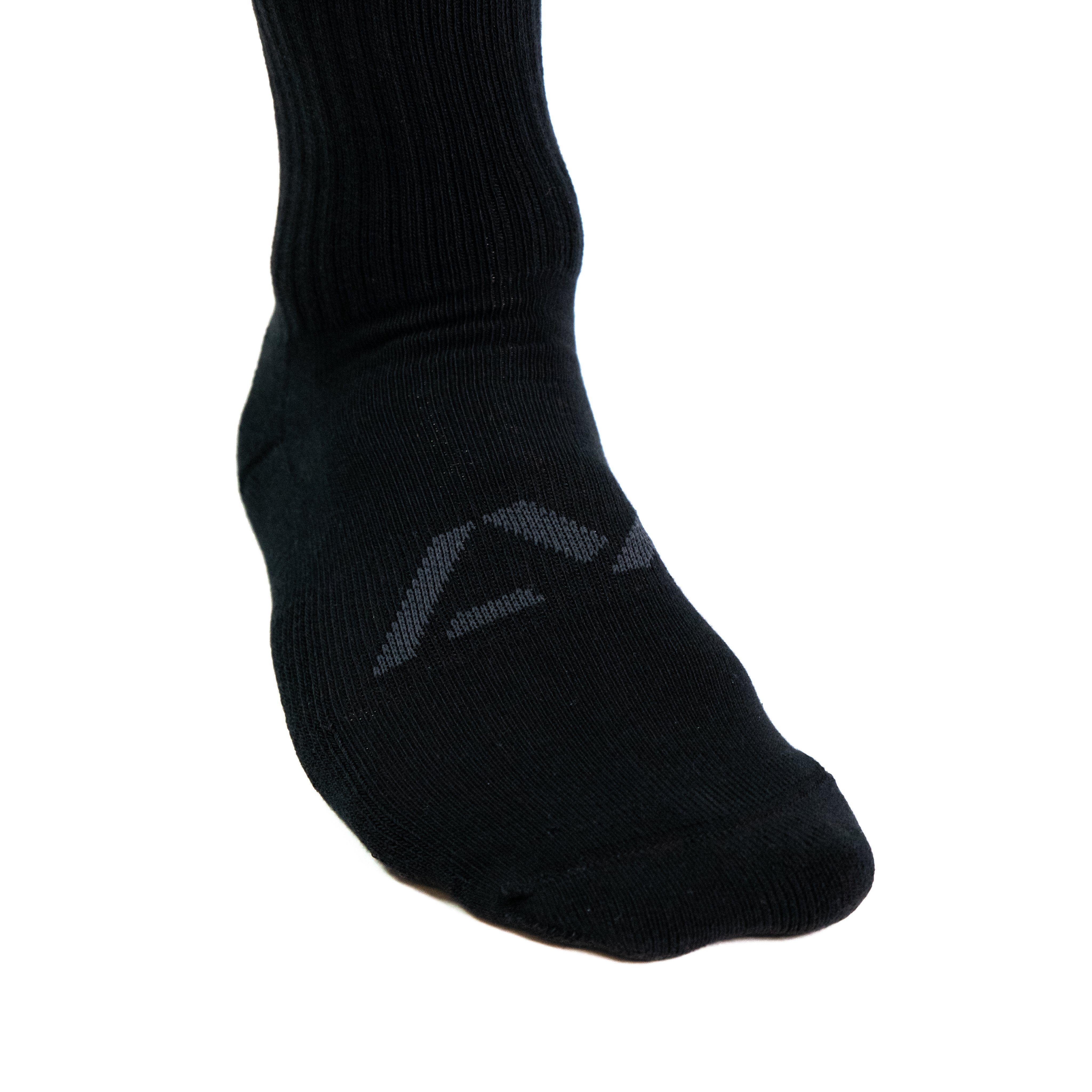 This Stealth Deadlift socks were created with muted out the logos and keep contrast at a minimum and let your energy show on the platform, in your training or while out and about. A colourway that lets your performance and dedication remain the focus while still providing the level of quality, support and comfort you demand from your products