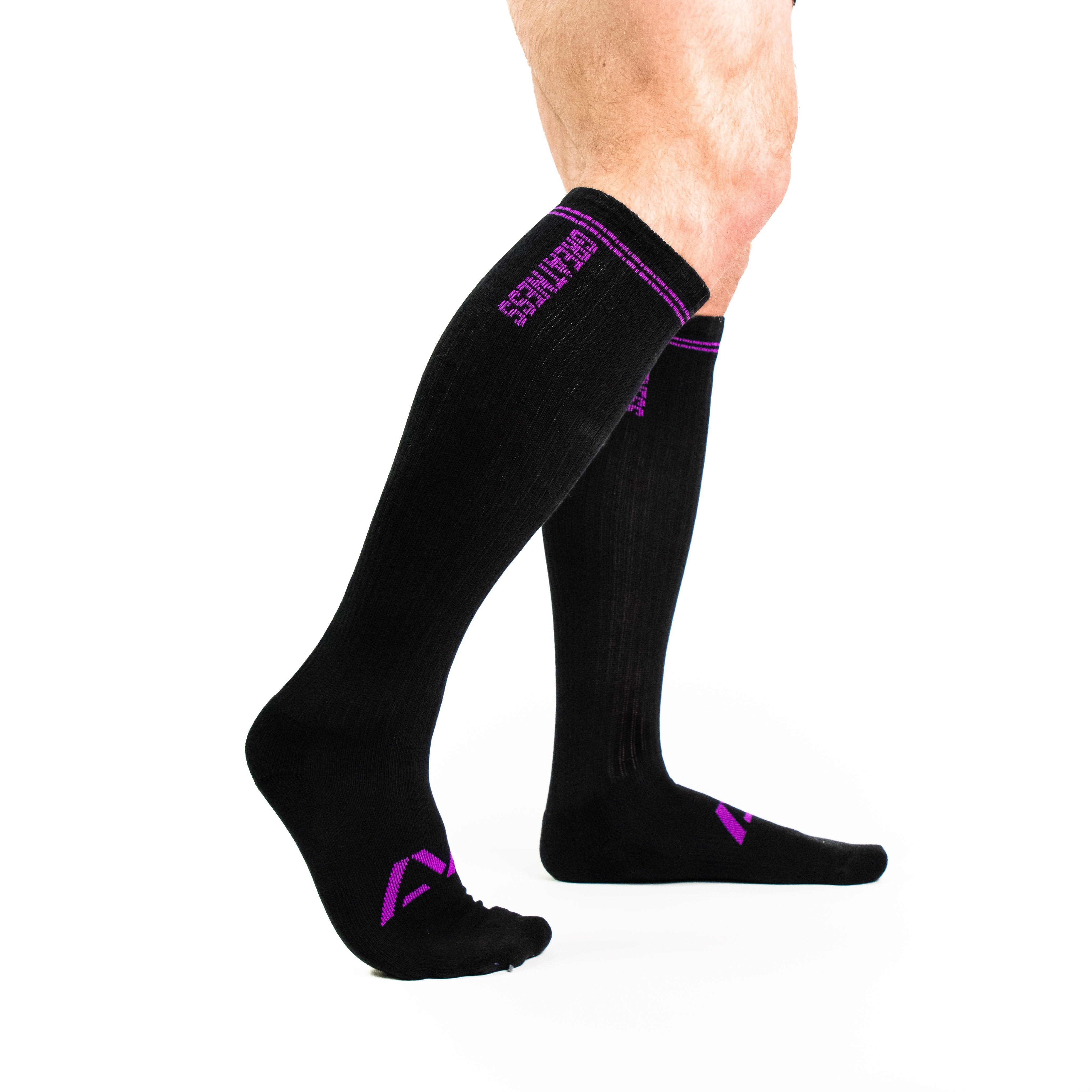 Standout from the crowd in our Purple Deadlift socks and let your energy show on the platform, in your training or while out and about.