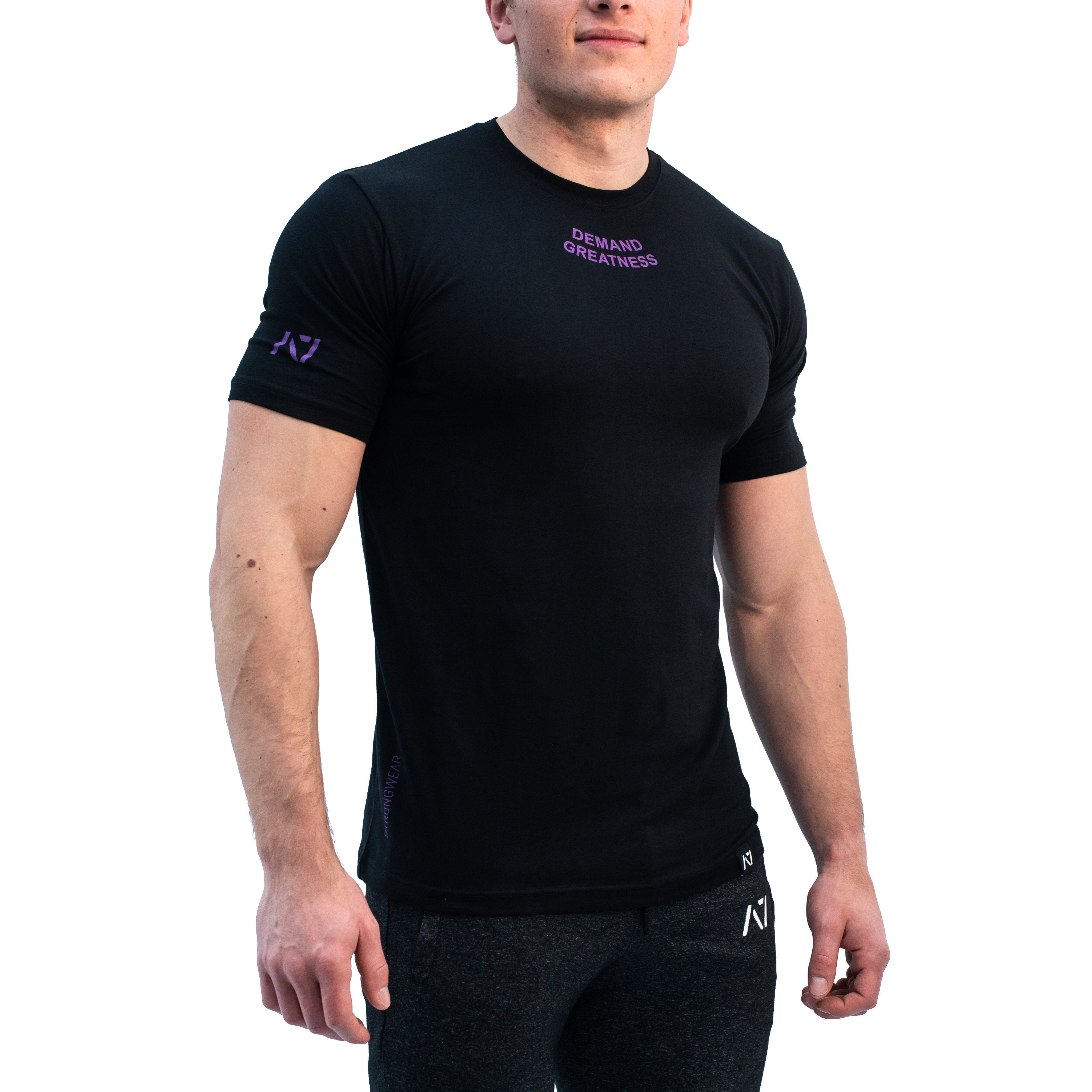 Standout from the crowd in our Purple Demand Greatness Crop and let your energy show on the platform, in your training or while out and about. Our Meet tees offer a level of comfort like no other through their unique blend of materials and stretch in the places you desire for a comfortable fit that keeps your mind on your performance