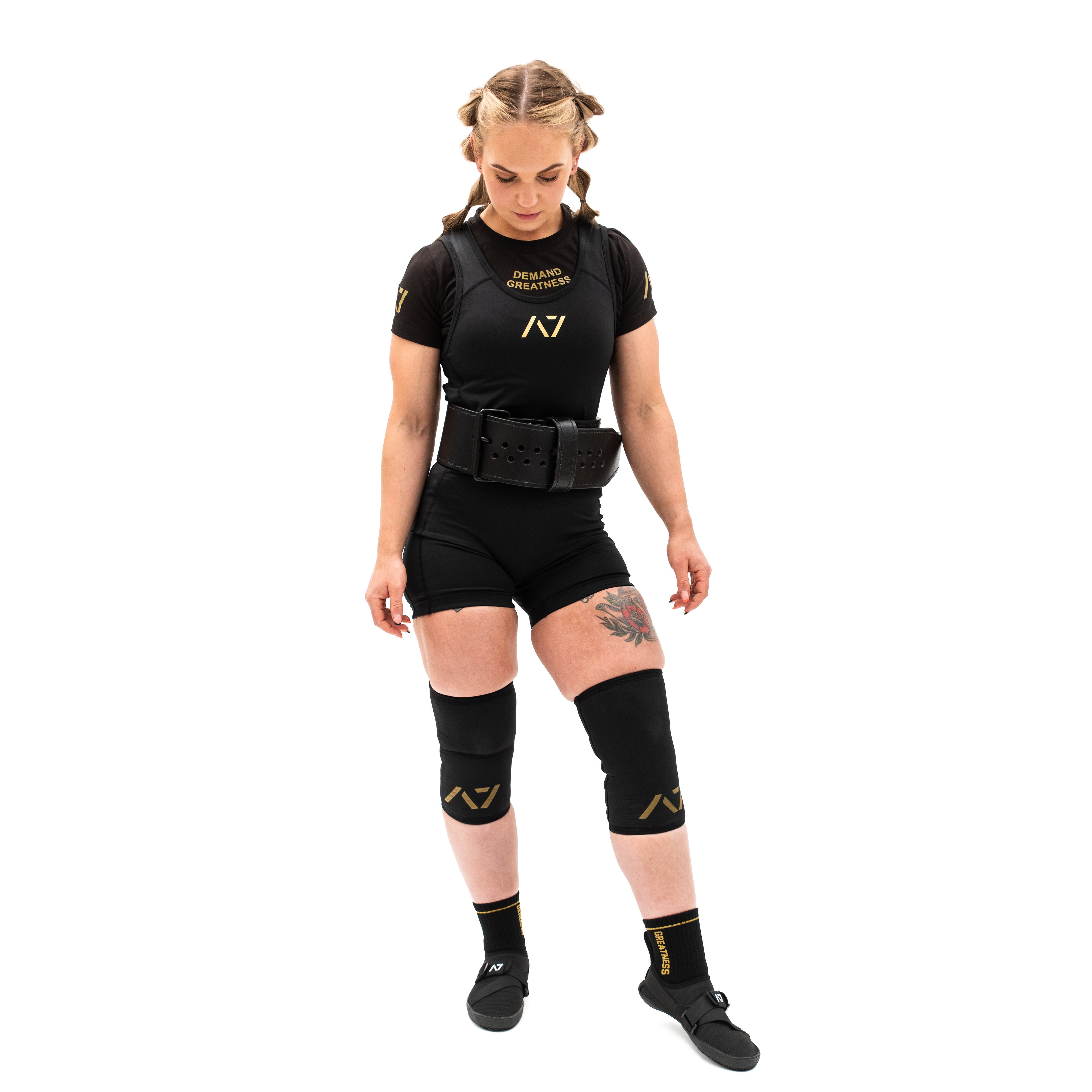 A7 Gold Standard Stiff Sleeves knee sleeves are structured with a downward cut panel on the back of the quad and calf to ensure these have the ultimate compression at the knee joint. The A7 CONE Gold Standard Stiff Knee Sleeves are IPF approved and are allowed in all IPF competitions and affiliate federations like the European Powerlifting Federation and all federations across Europe.