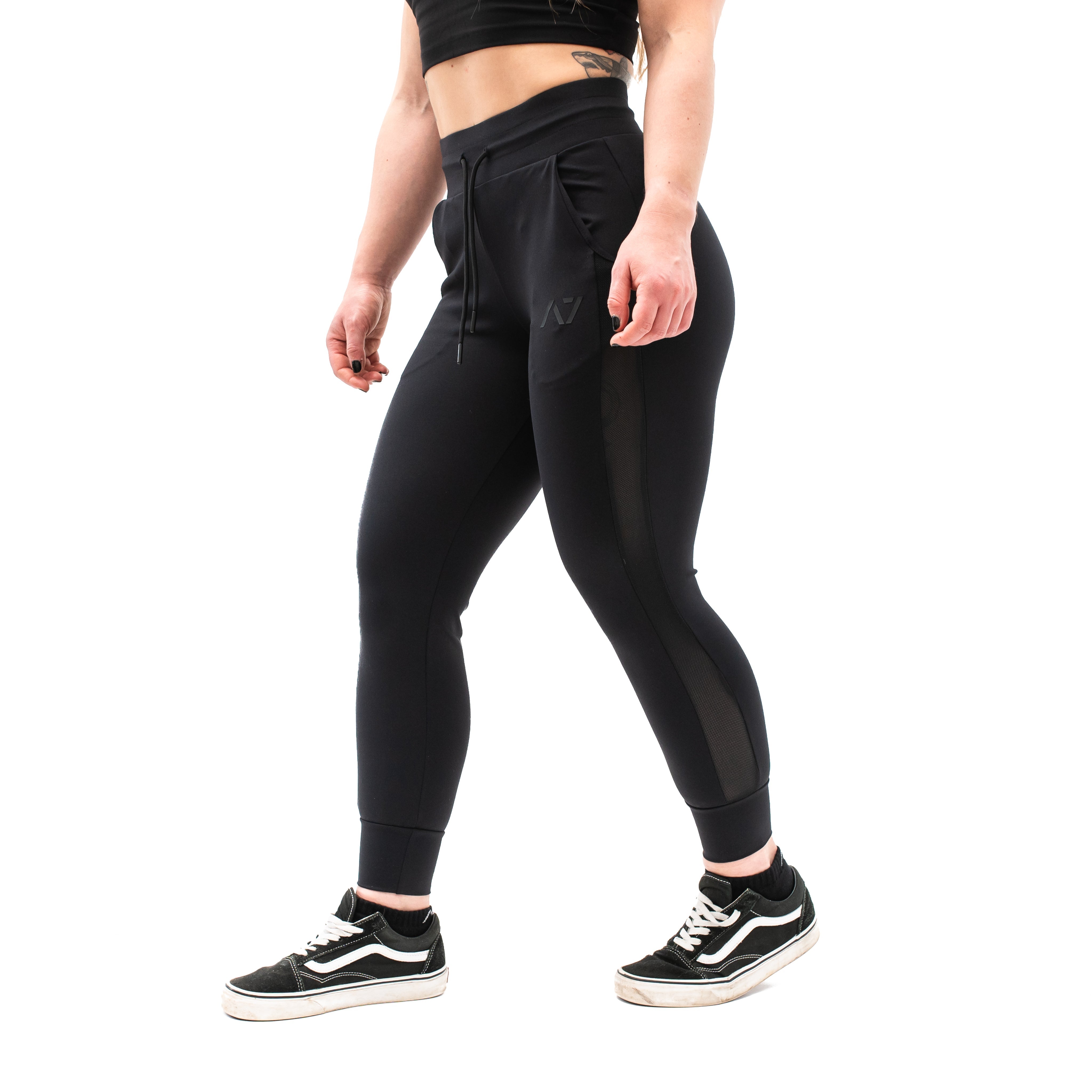 A7’s newest Women's Joggers are made with the same premium Defy fabric you have come to love, but with female curves (flexure) in mind! Using 4-way-stretch material, these flexure joggers are specifically designed for Women's unique shape. Flexure women’s joggers in night are available to buy from A7UK for shipping to UK and Europe. 