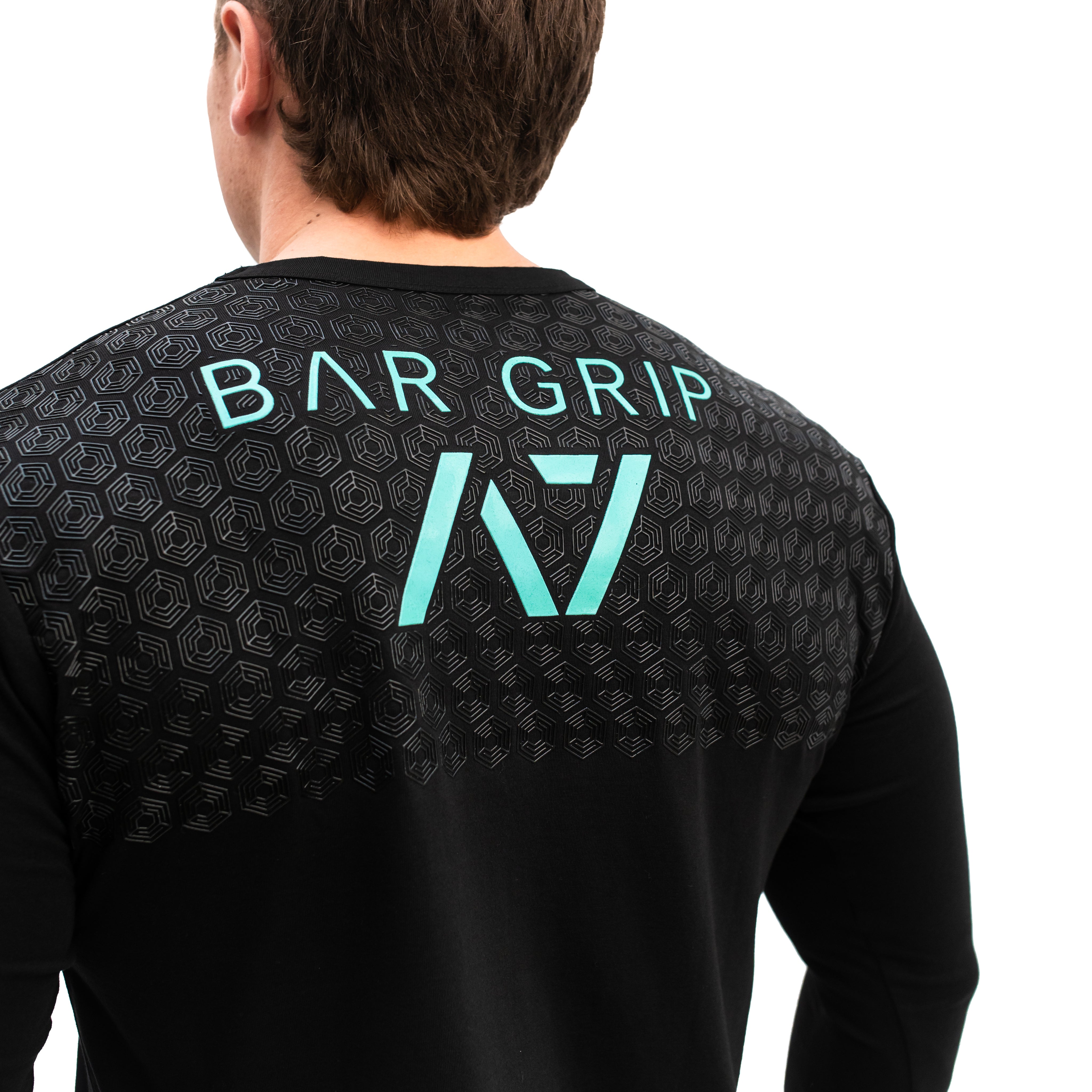  Kilos and Barbells Aqua Bar Grip keeps you warm in the gym. Purchase Kilos and Barbells Aqua Long Sleeve Bar Grip from A7 UK and A7 Europe. The silicone grip helps with slippery commercial benches and bars and anchors the barbell to your back. Kilos and Barbells Aqua Long Sleeve Bar Grip is great for training in a cold gym. A7UK has the best Powerlifting apparel for all your workouts. Available in UK and Europe including France, Italy, Germany, the Netherlands, Sweden and Poland.