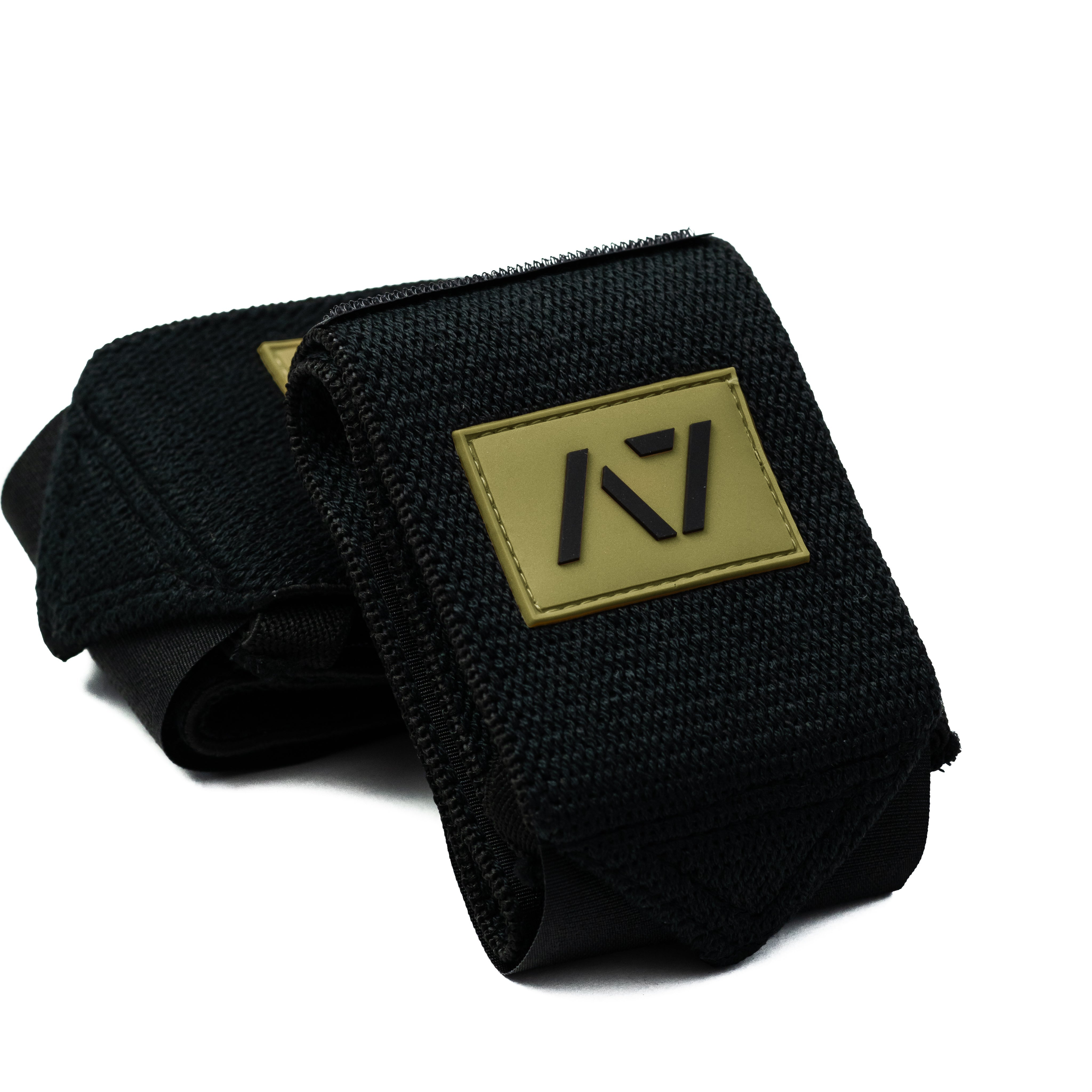 Whether you are benching or squatting, A7 wrist wraps are a perfect addition to your gym bag and IPF approved kit. These wraps feature double thumb loops so you don't ever have to worry about which way you have to put them on. We offer these wrist wraps in 3 sizes : 55 cm, 77 cm and 99 cm. A7 Wrist Wraps are IPF approved.