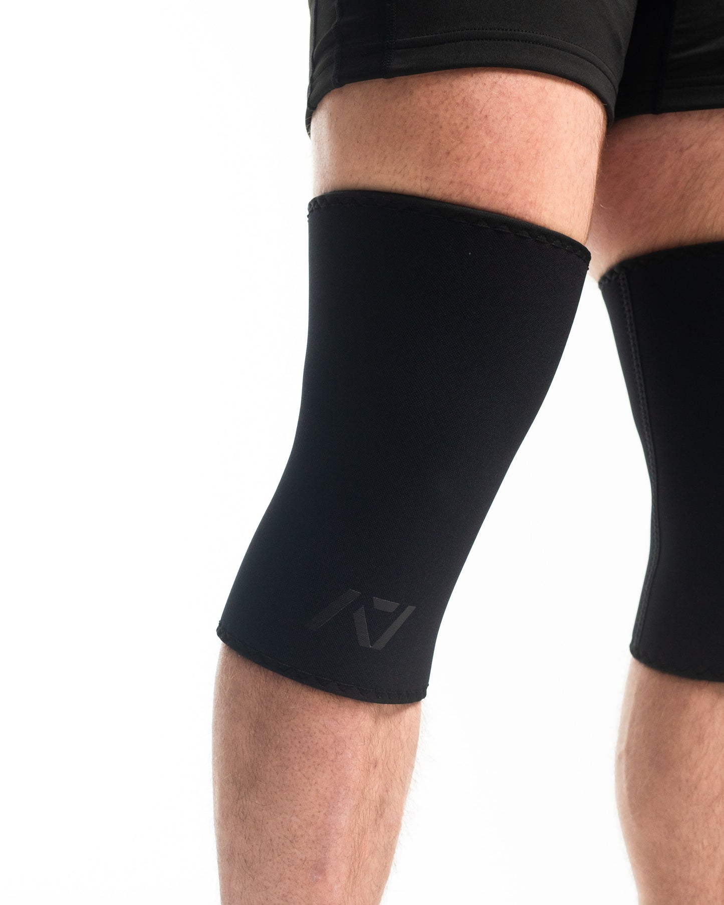 Stiff Hourglass Knee Sleeves - IPF Approved - Stealth