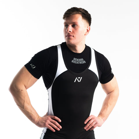 A7 IPF Approved Domino Luno singlet features extra lat mobility, side panel stitching to guide the squat depth level and curved panel design for a slimming look. The Women's cut singlet features a tapered waist and additional quad room. The IPF Approved Kit includes Powerlifting Singlet, A7 Meet Shirt, A7 Zebra Wrist Wraps, A7 Deadlift Socks, Hourglass Knee Sleeves (Stiff Knee Sleeves and Rigor Mortis Knee Sleeves). Genouillères powerlifting shipping to France, Spain, Ireland, Germany, Italy, Sweden and EU.