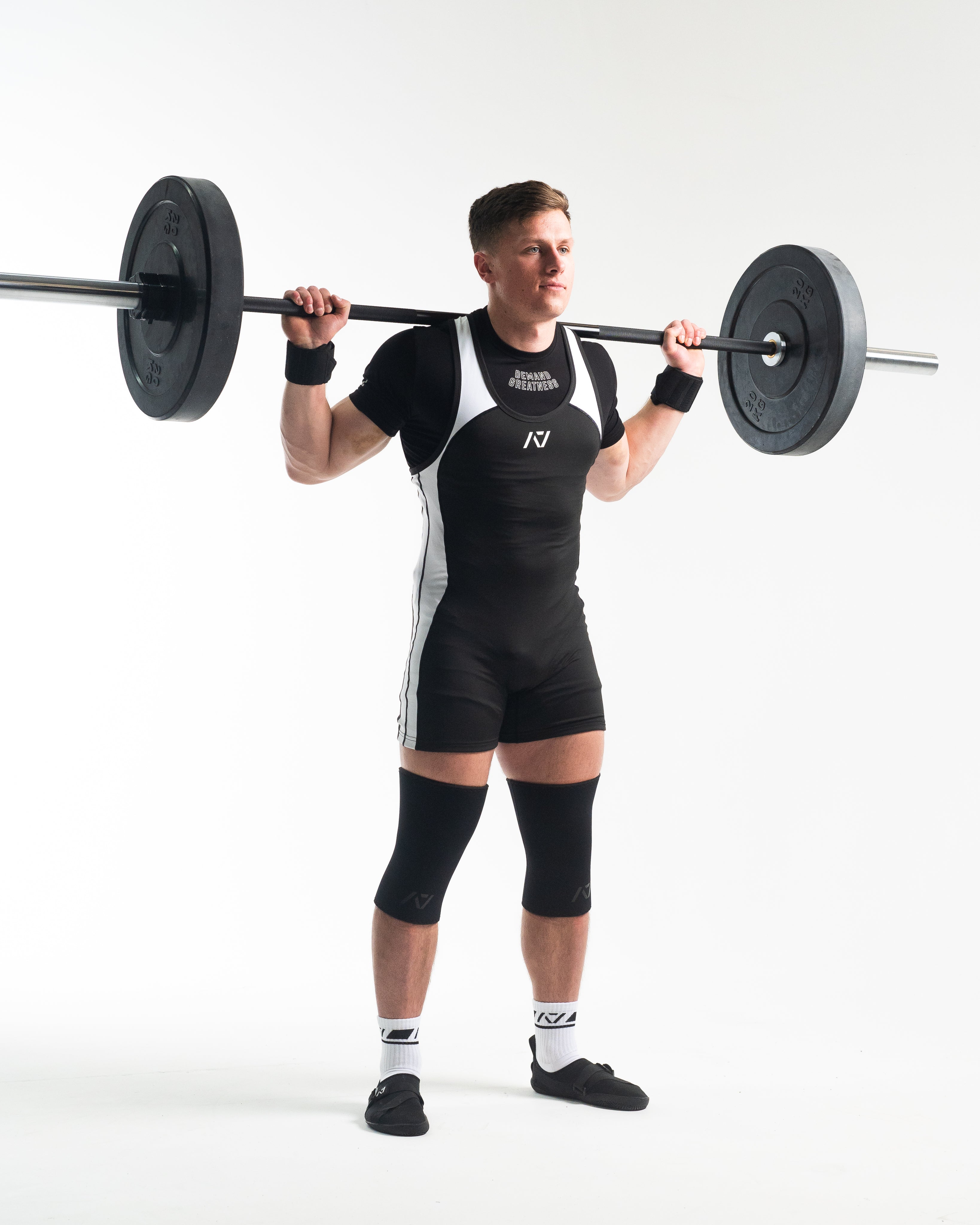 A7 IPF Approved Domino Luno singlet features extra lat mobility, side panel stitching to guide the squat depth level and curved panel design for a slimming look. The Women's cut singlet features a tapered waist and additional quad room. The IPF Approved Kit includes Powerlifting Singlet, A7 Meet Shirt, A7 Zebra Wrist Wraps, A7 Deadlift Socks, Hourglass Knee Sleeves (Stiff Knee Sleeves and Rigor Mortis Knee Sleeves). Genouillères powerlifting shipping to France, Spain, Ireland, Germany, Italy, Sweden and EU.
