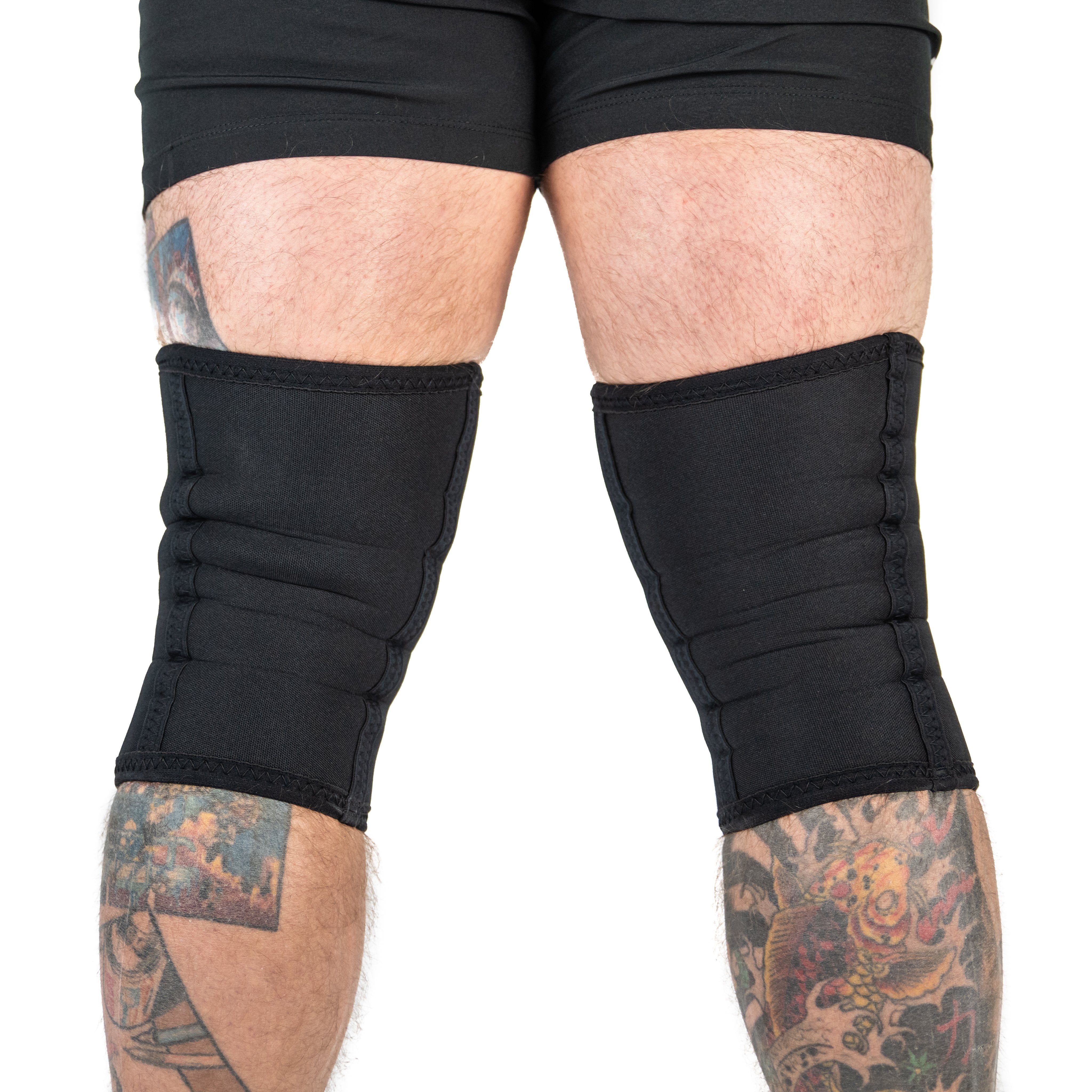 A7 Stealth Stiff knee sleeves are structured with a downward cut panel on the back of the quad and calf to ensure these have the ultimate compression at the knee joint. A7 CONE knee sleeves are IPF approved. Available in UK and Europe including France, Italy, Germany, Sweden and Poland.