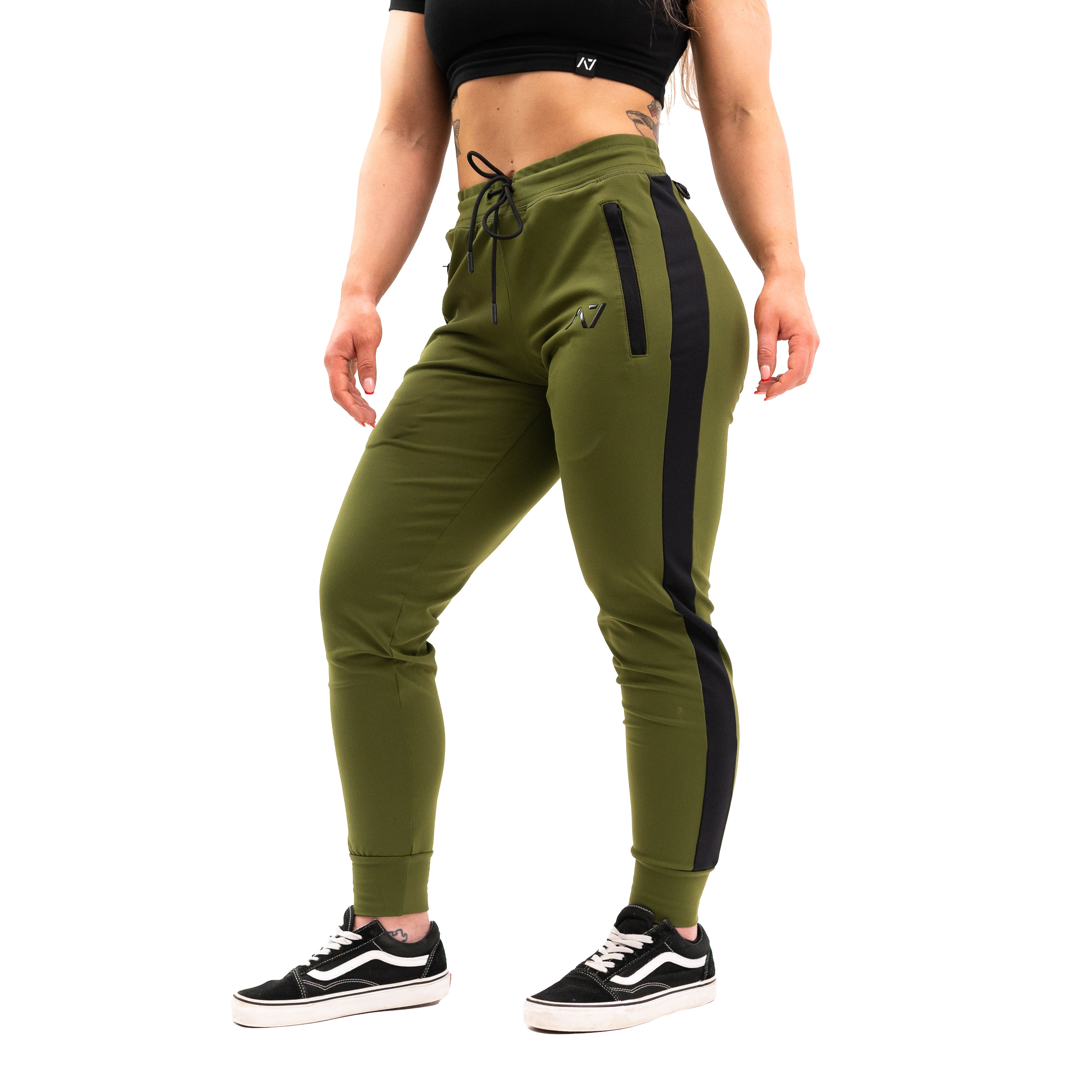 Military Defy joggers are just as comfortable in the gym as they are going out. These are made with premium moisture-wicking 4-way-stretch material for greater range of motion. These are a great fit for both men and women and offer deep zippered pockets and tapered leg design.